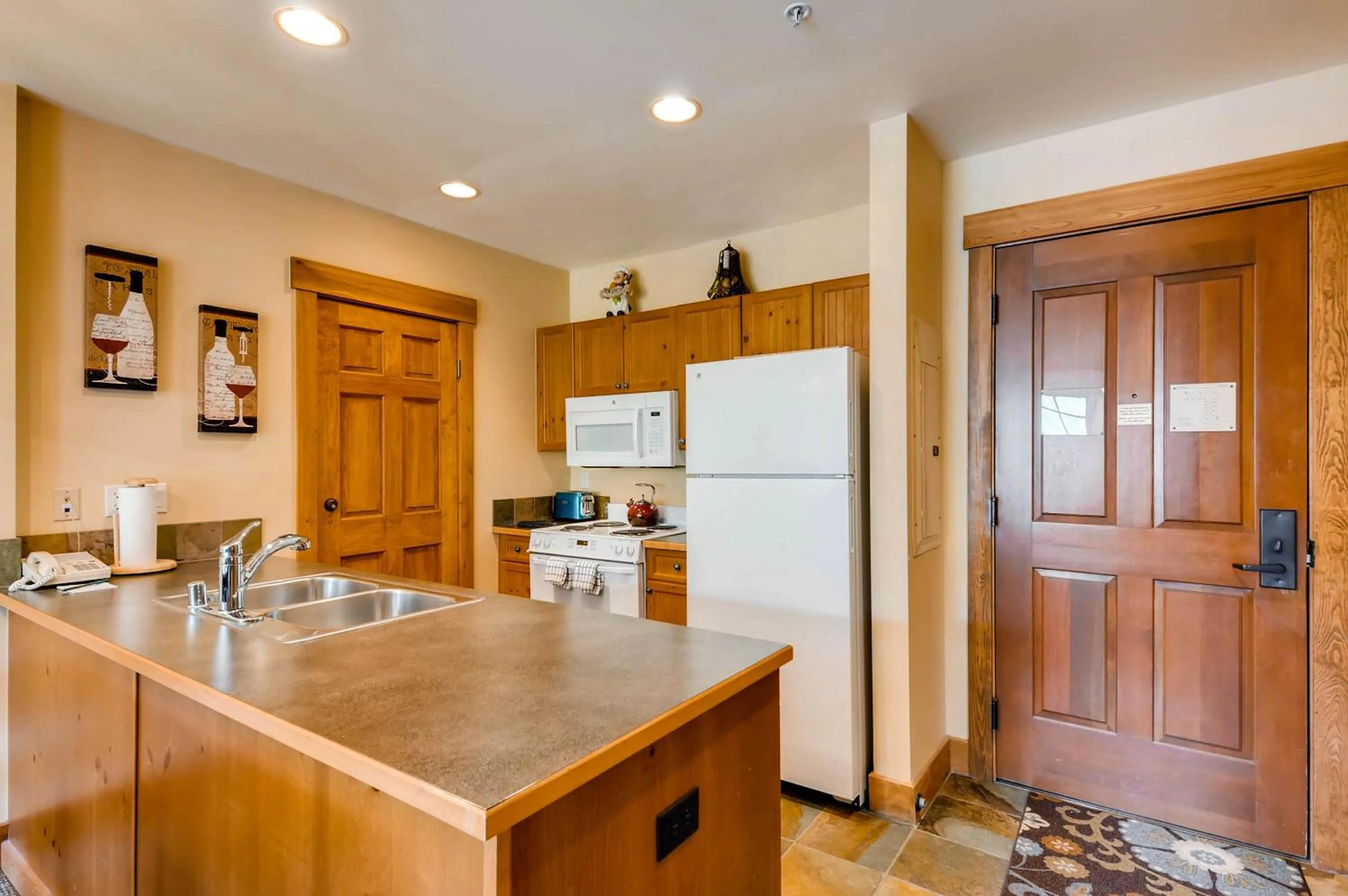 Kitchen or kitchenette in The Springs Condominiums by Vail Resorts