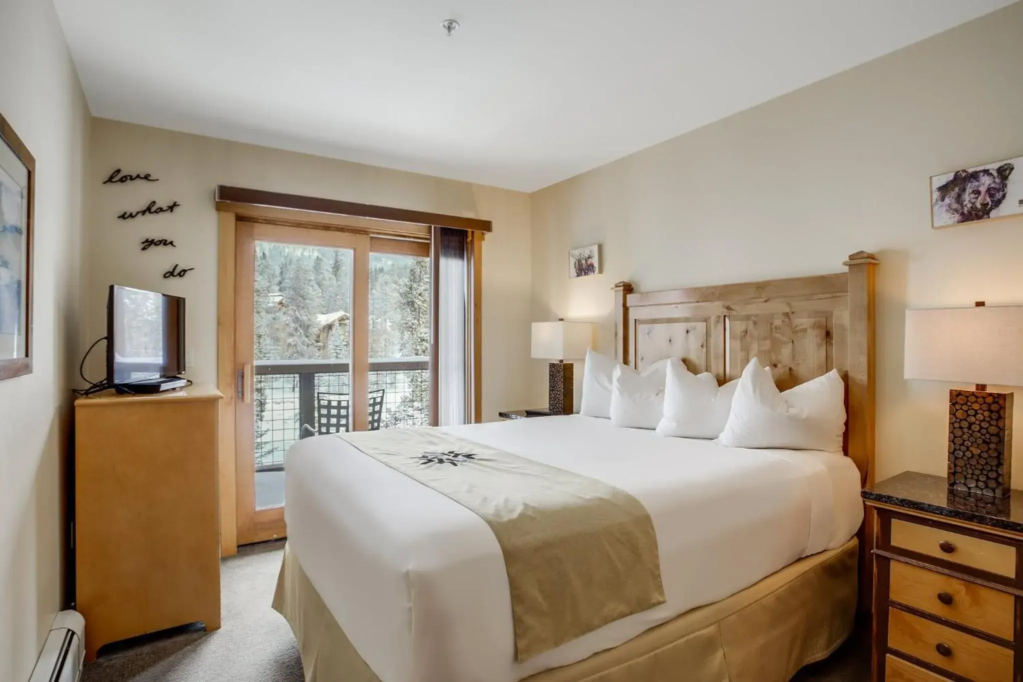 Photo of the whole room, Bed in The Springs Condominiums by Keystone Resort Photo of the whole room, Bed in The Springs Condominiums by Keystone Resort