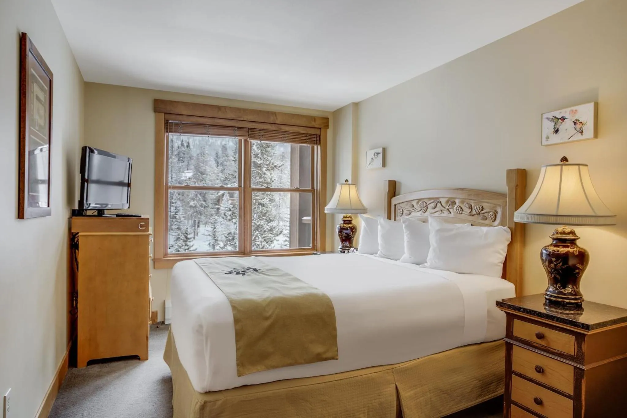 Photo of the whole room, Bed in The Springs Condominiums by Vail Resorts