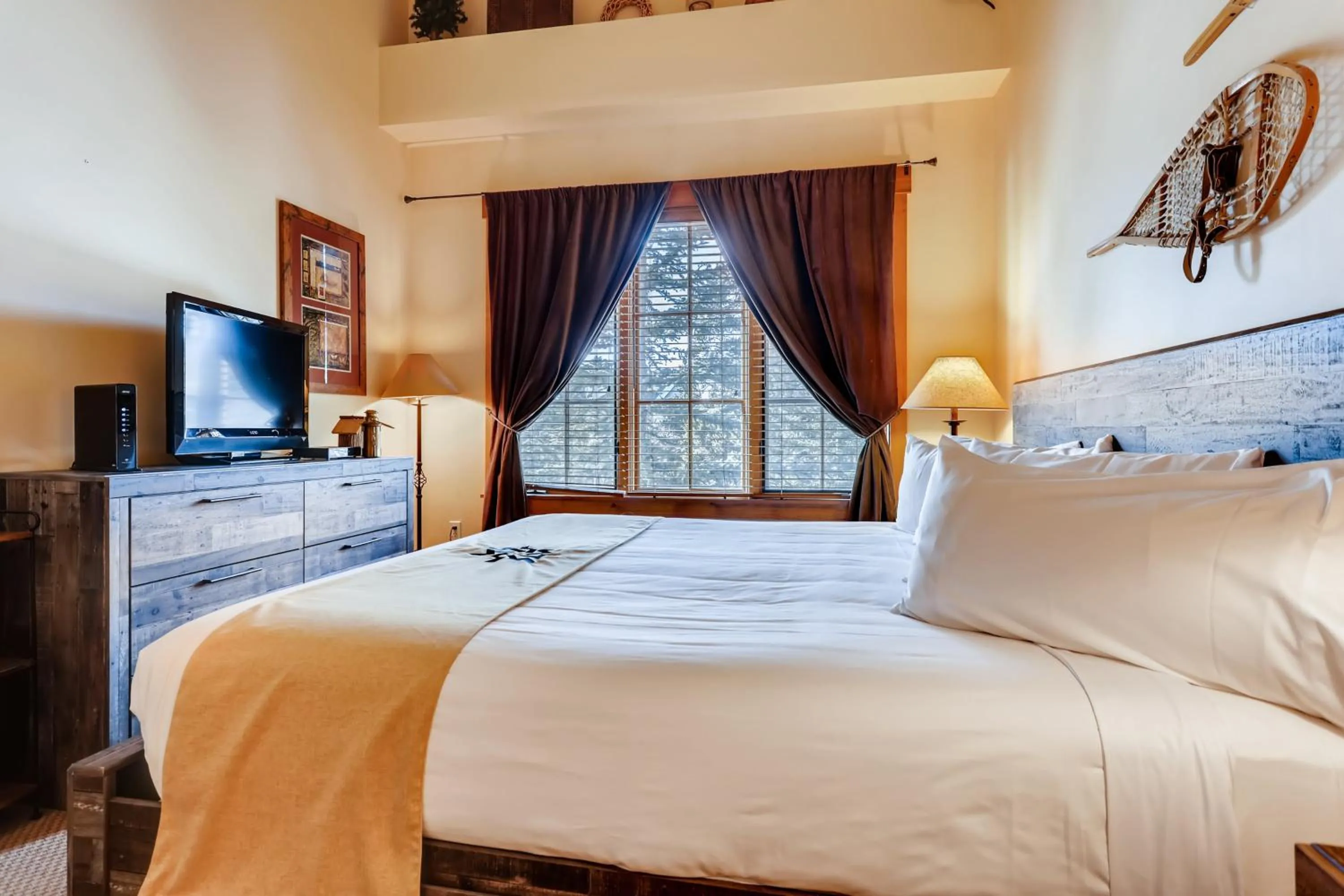 Photo of the whole room, Bed in The Springs Condominiums by Vail Resorts