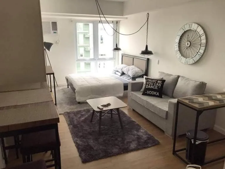 Bed in abreeza chills place t2-2508