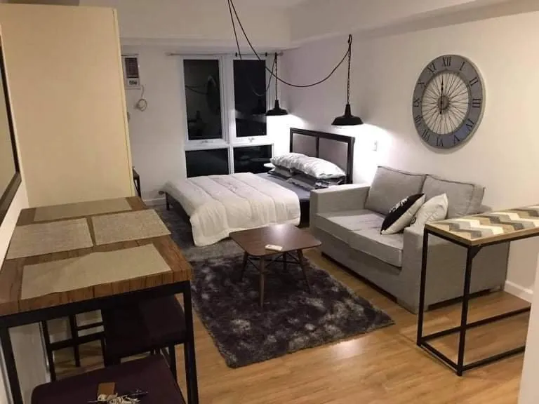 Bed in abreeza chills place t2-2508