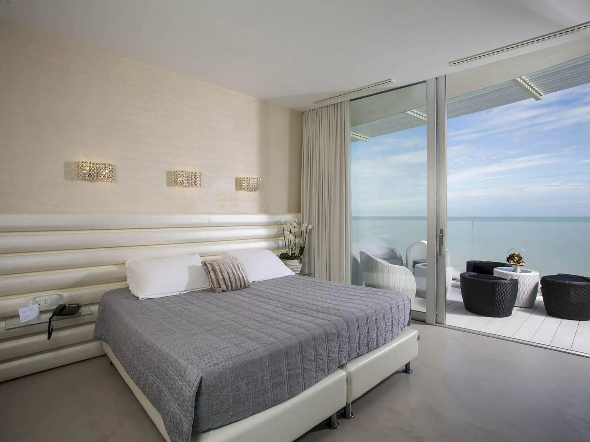 Photo of the whole room, Bed in Hotel Waldorf- Premier Resort