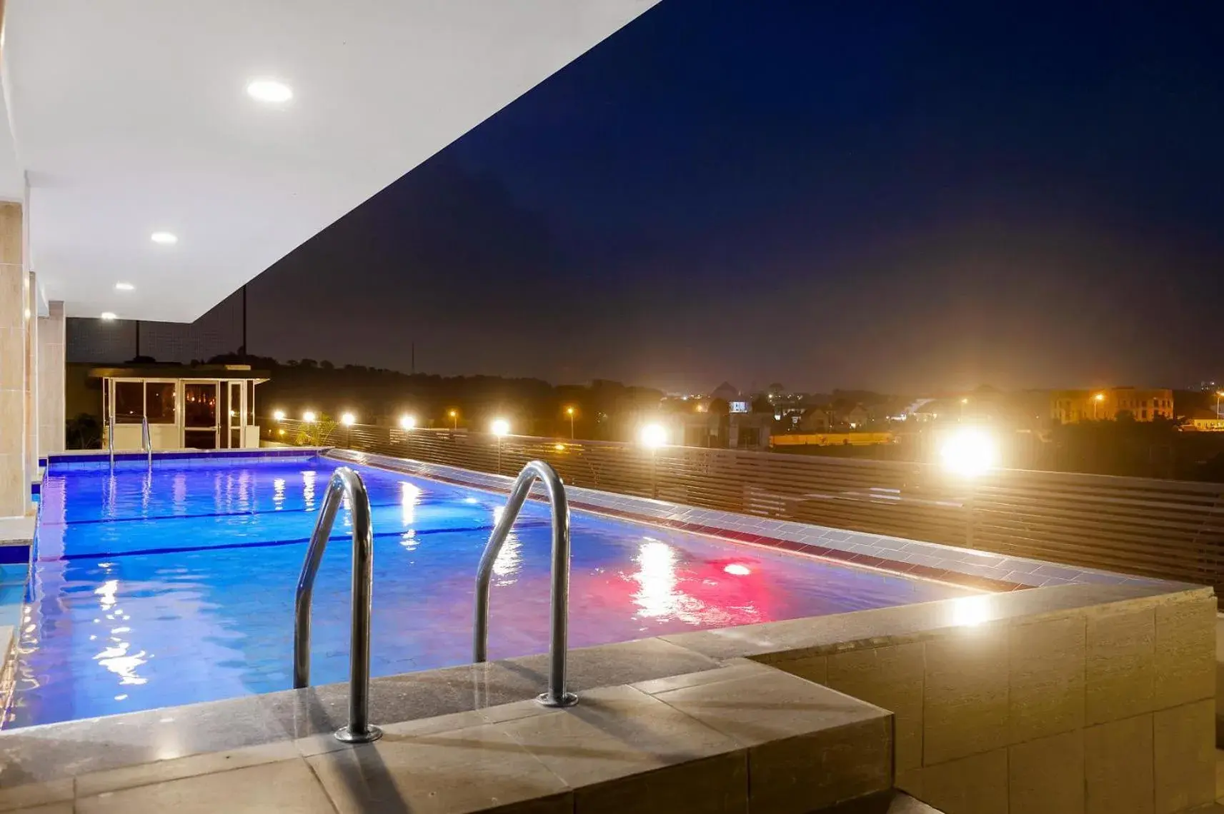 Swimming pool in Aveon Hotel Swimming pool in Aveon Hotel