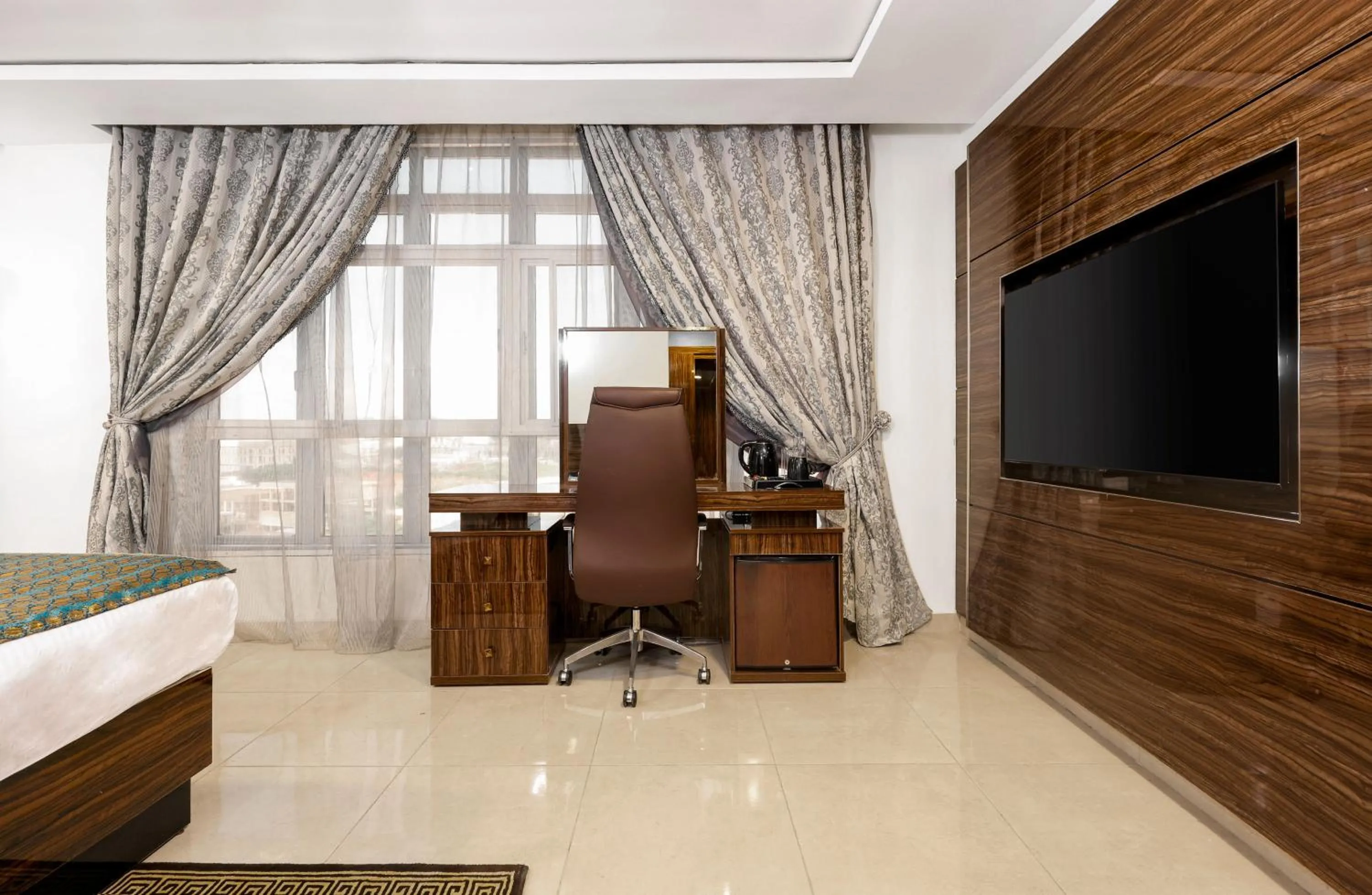 hair dresser in Aveon Hotel