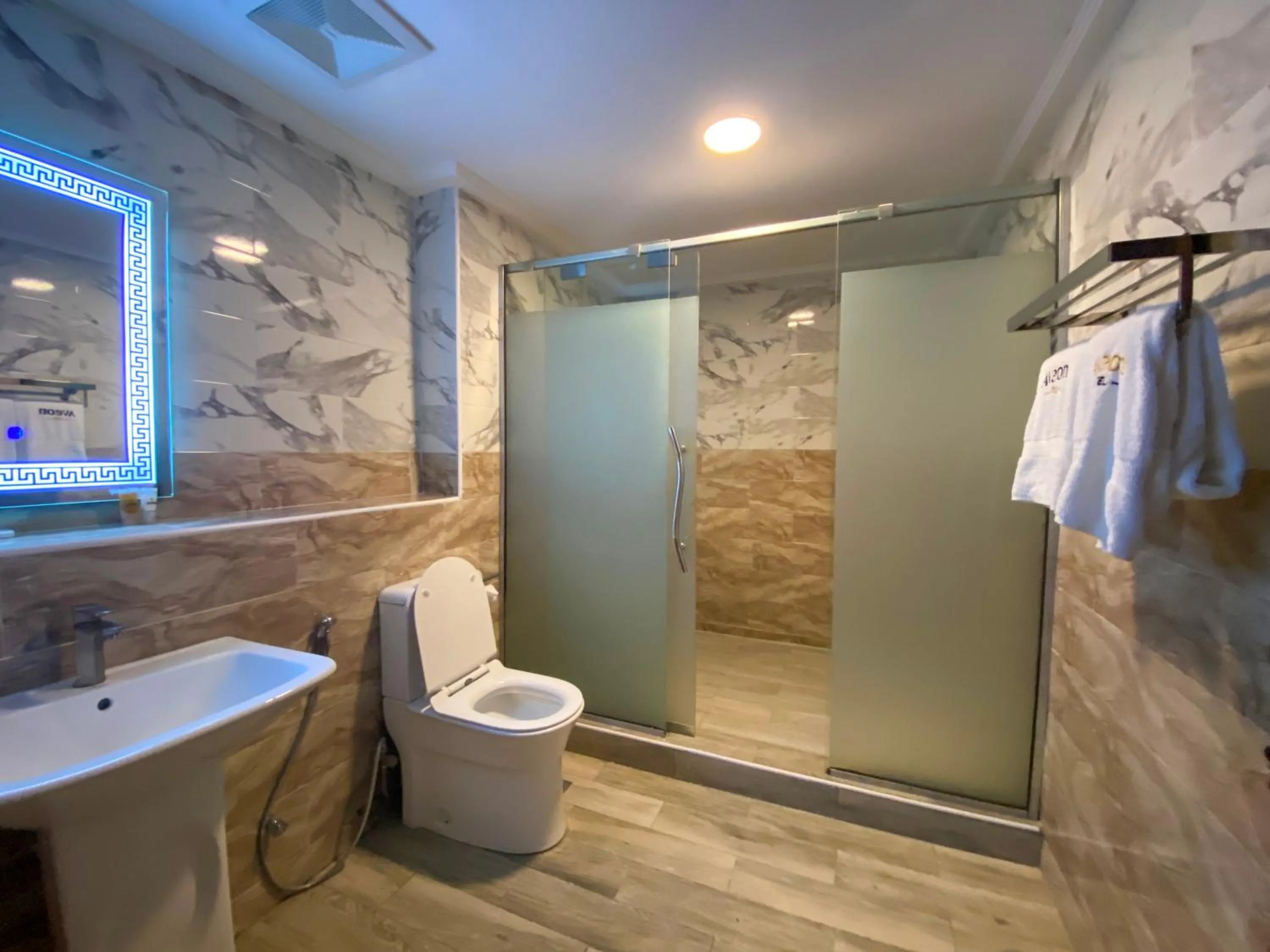 Shower in Aveon Hotel