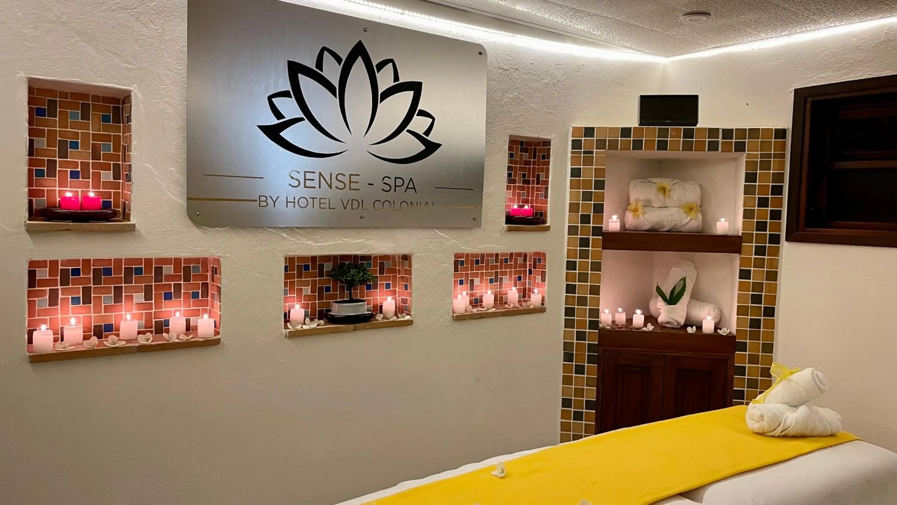 Massage, Bed in Hotel Boutique & Spa - VDL Colonial