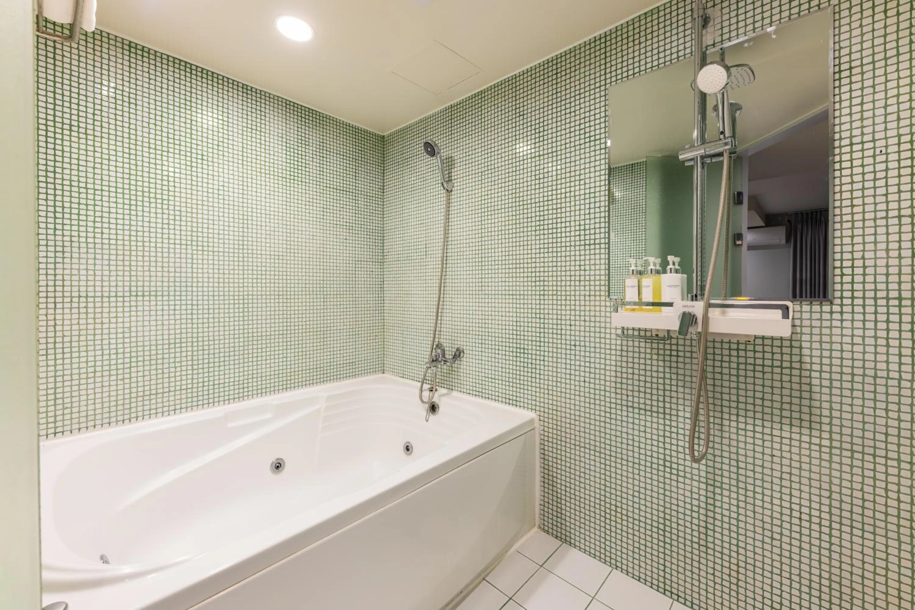 Bath in HOTEL LENITH Seomyeon