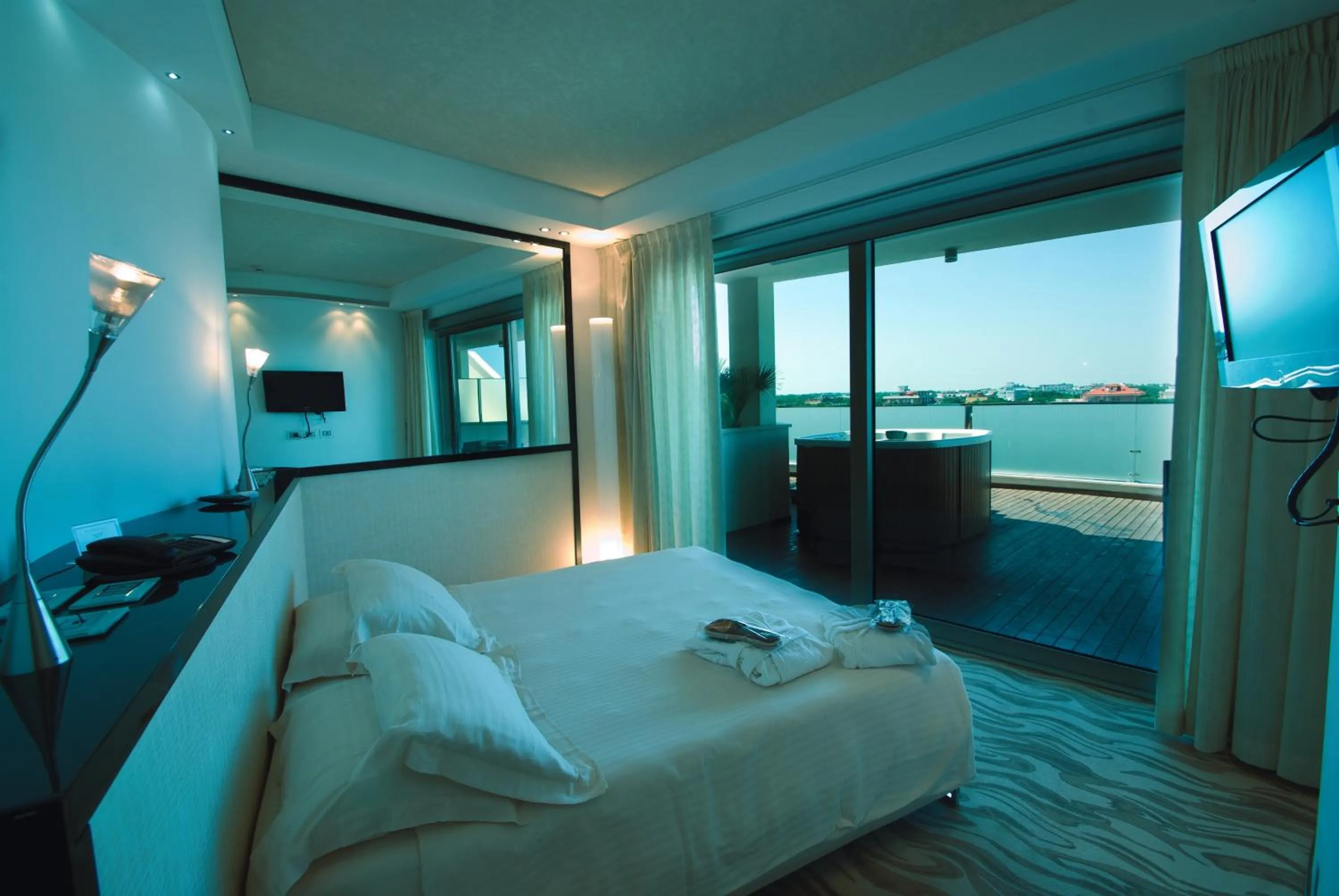 Bedroom, Bed in Hotel Premier & Suites - Premier Resort