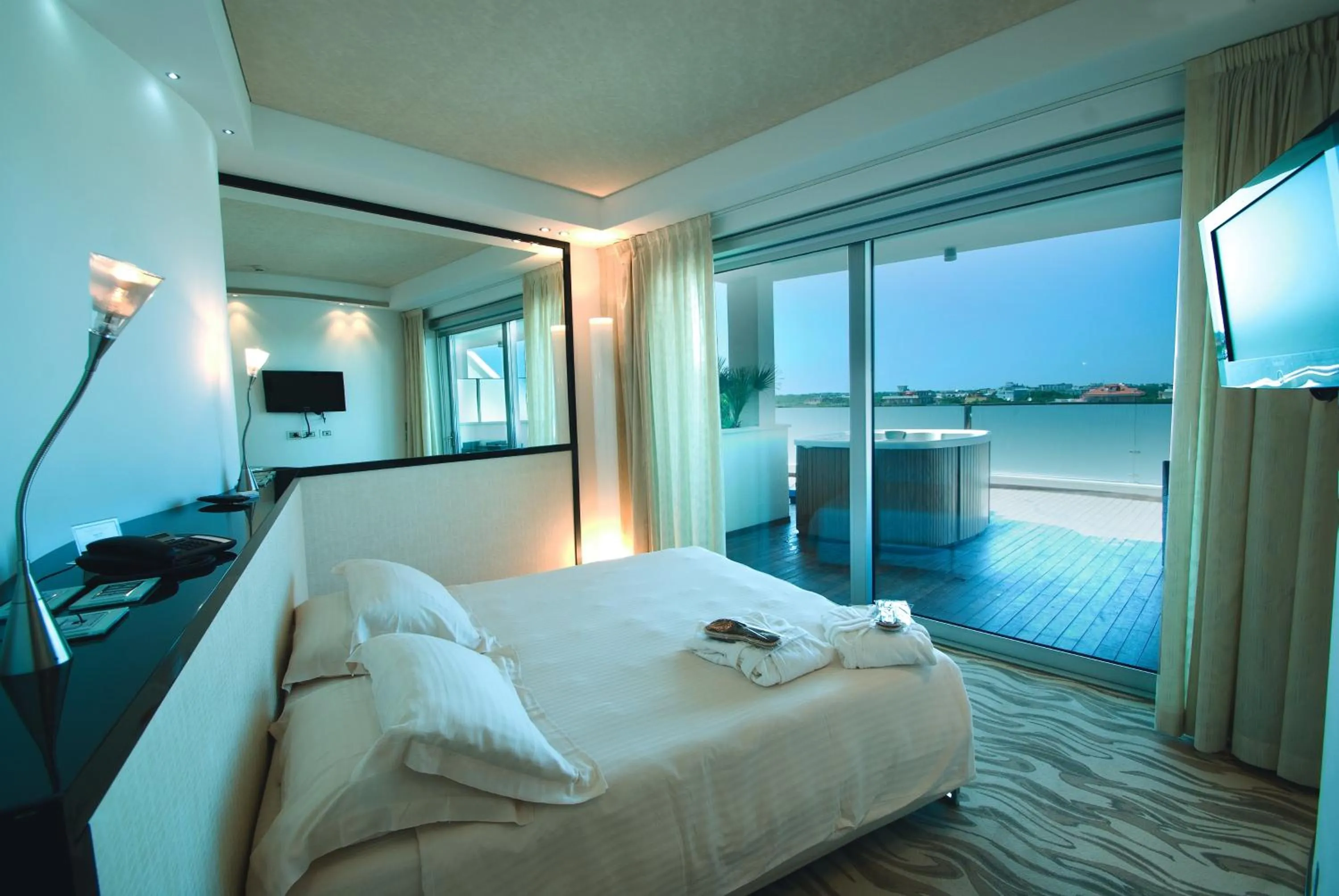 Bedroom, Bed in Hotel Premier & Suites - Premier Resort