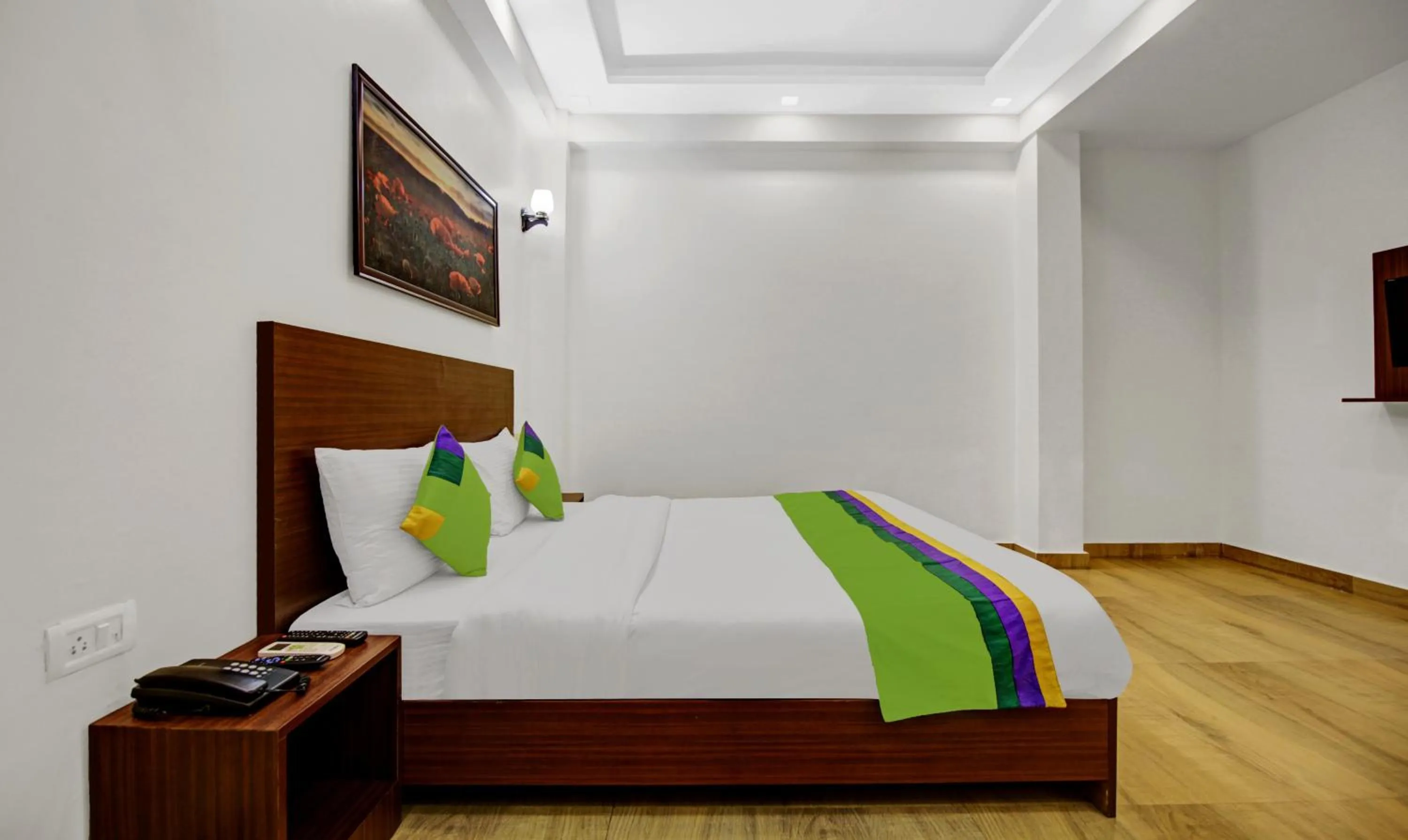 Deluxe Double Room - single occupancy in Noida Grand Churned