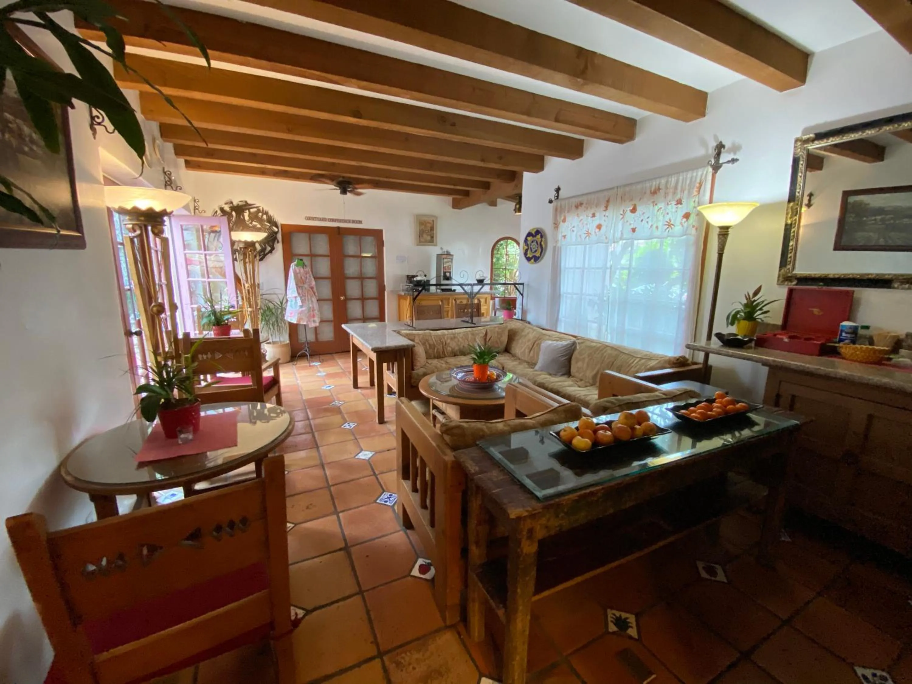 Food and drinks in TIDE POOL VILLAS