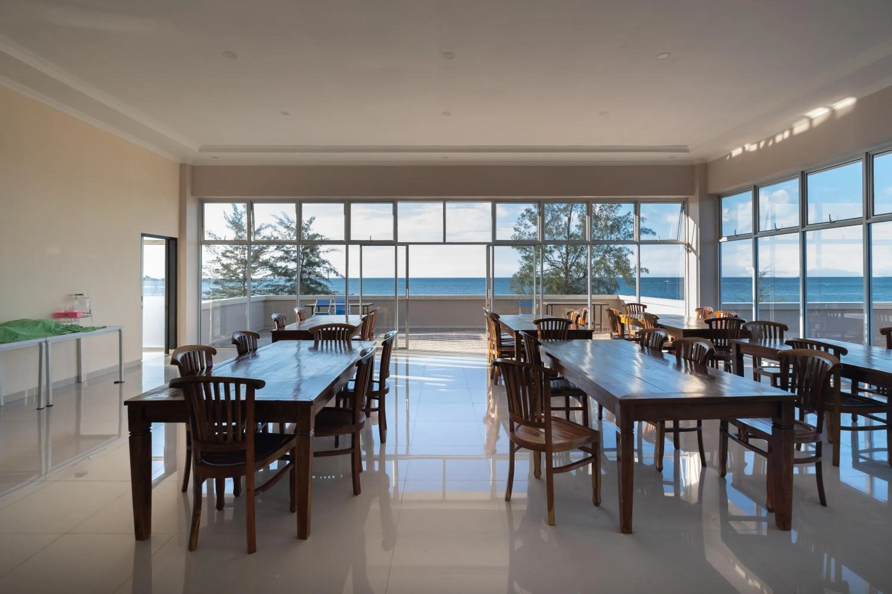 Dining area in Kelayang Beach Hotel