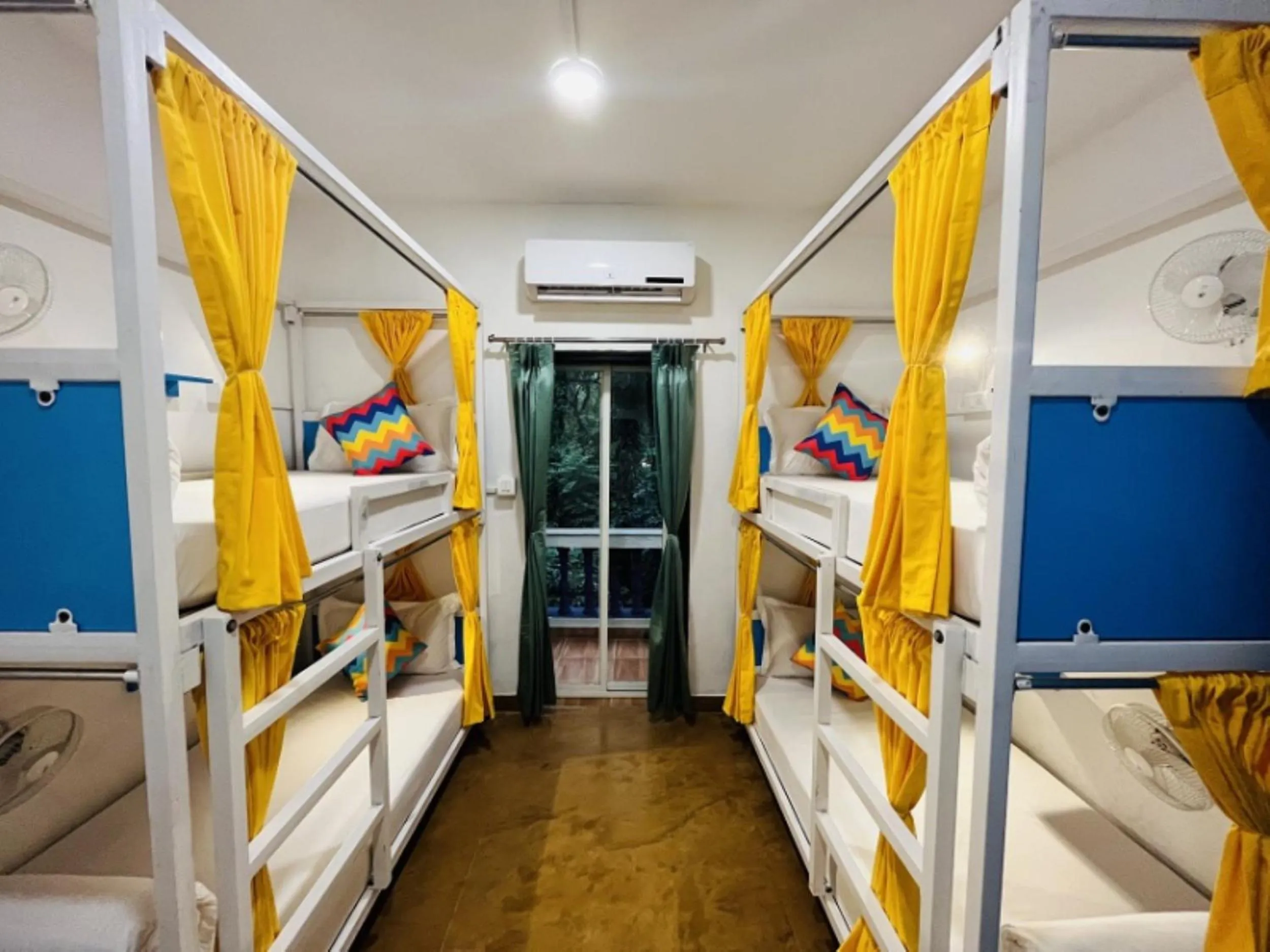 Bedroom, Bed in goSTOPS PLUS Goa, Vagator