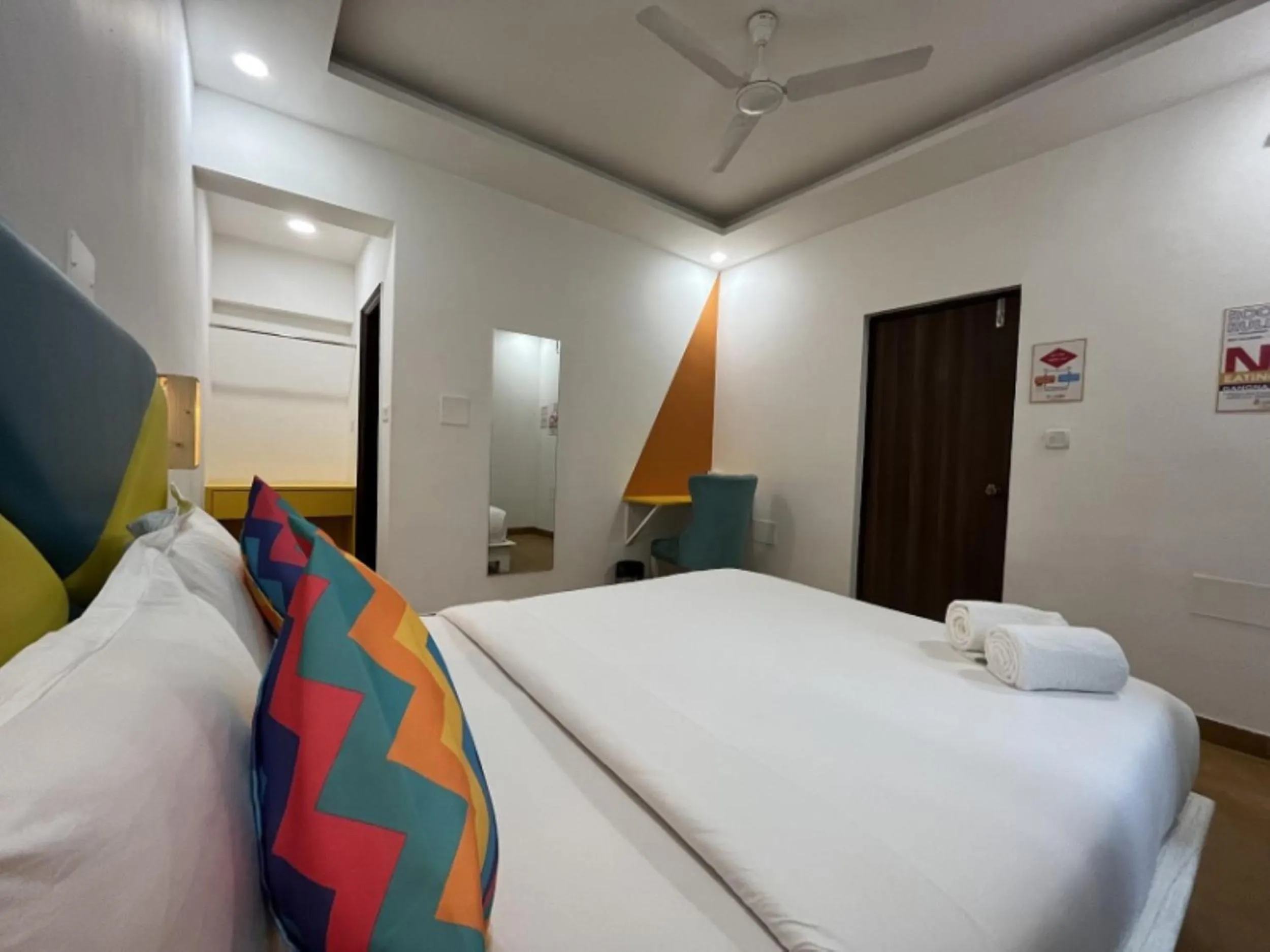 Bedroom, Bed in goSTOPS PLUS Goa, Vagator