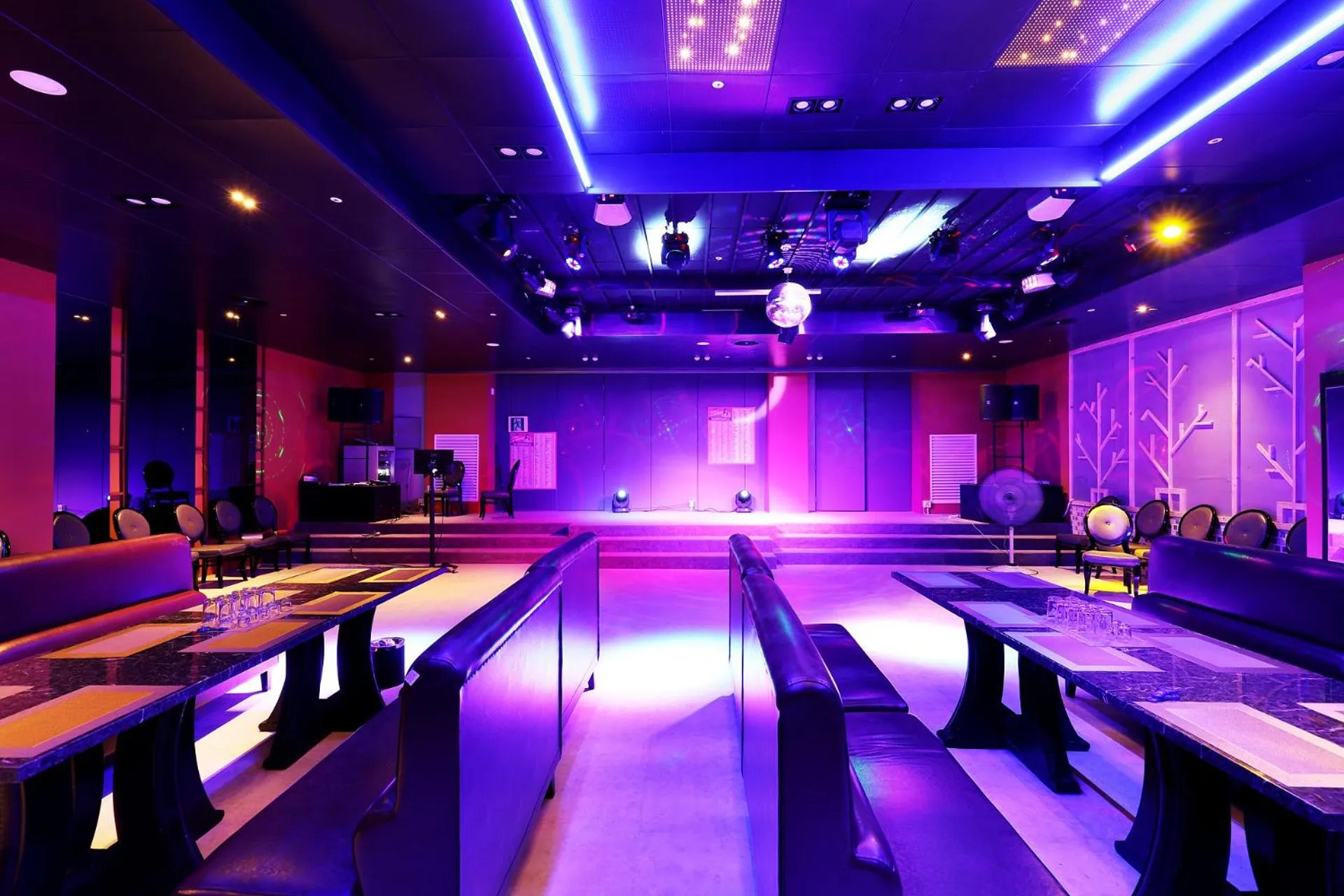 Nightclub / DJ in Buan Tourist Hotel
