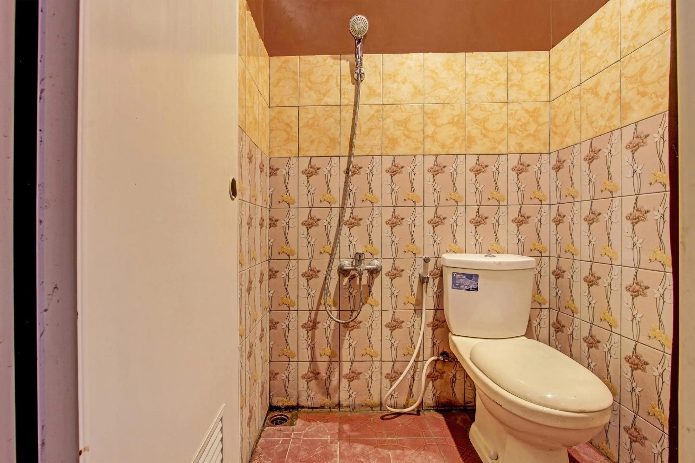 Bathroom in Collection O 91582 Green Kasongan Cottage