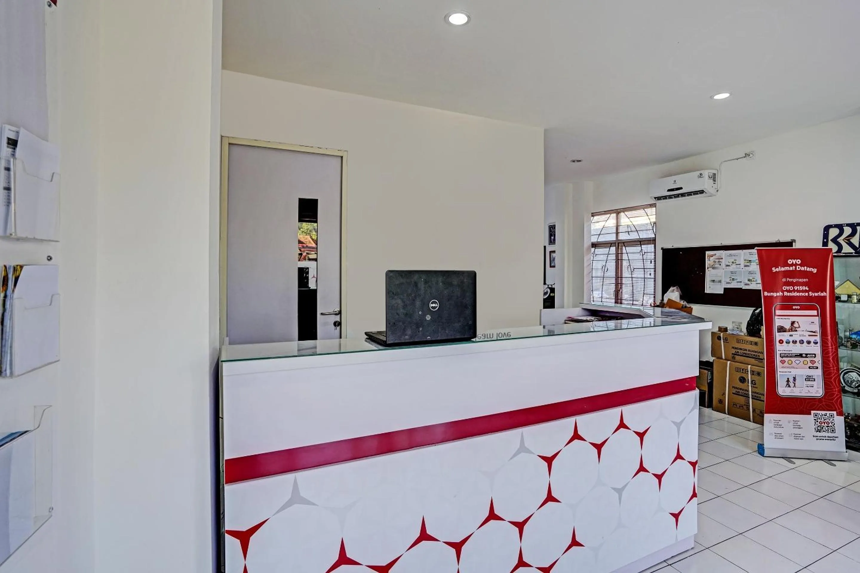 Lobby or reception in OYO LIFE 91594 Bungah Residence Syariah