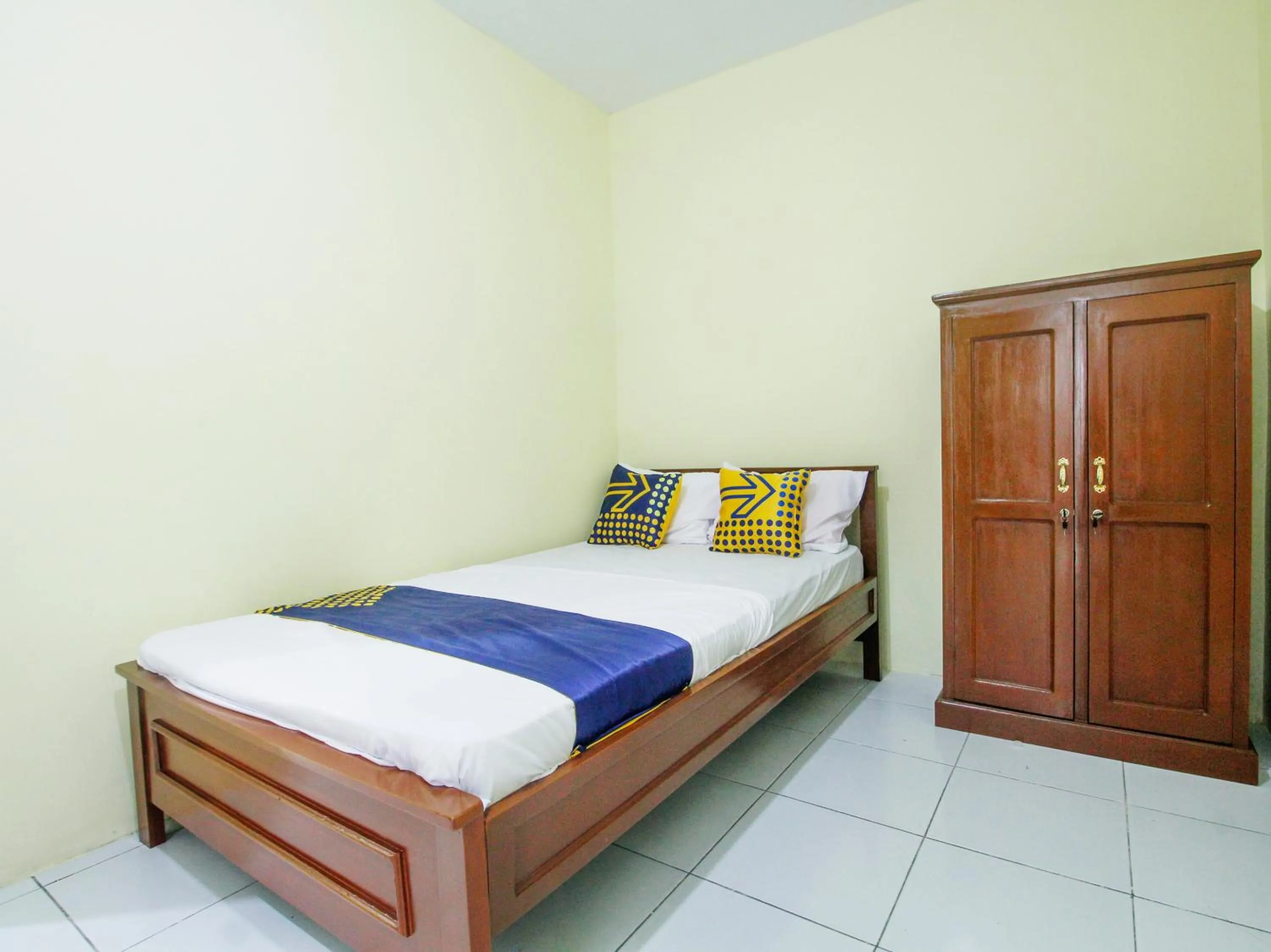 OYO Life 91606 Nadin Guest House Syariah