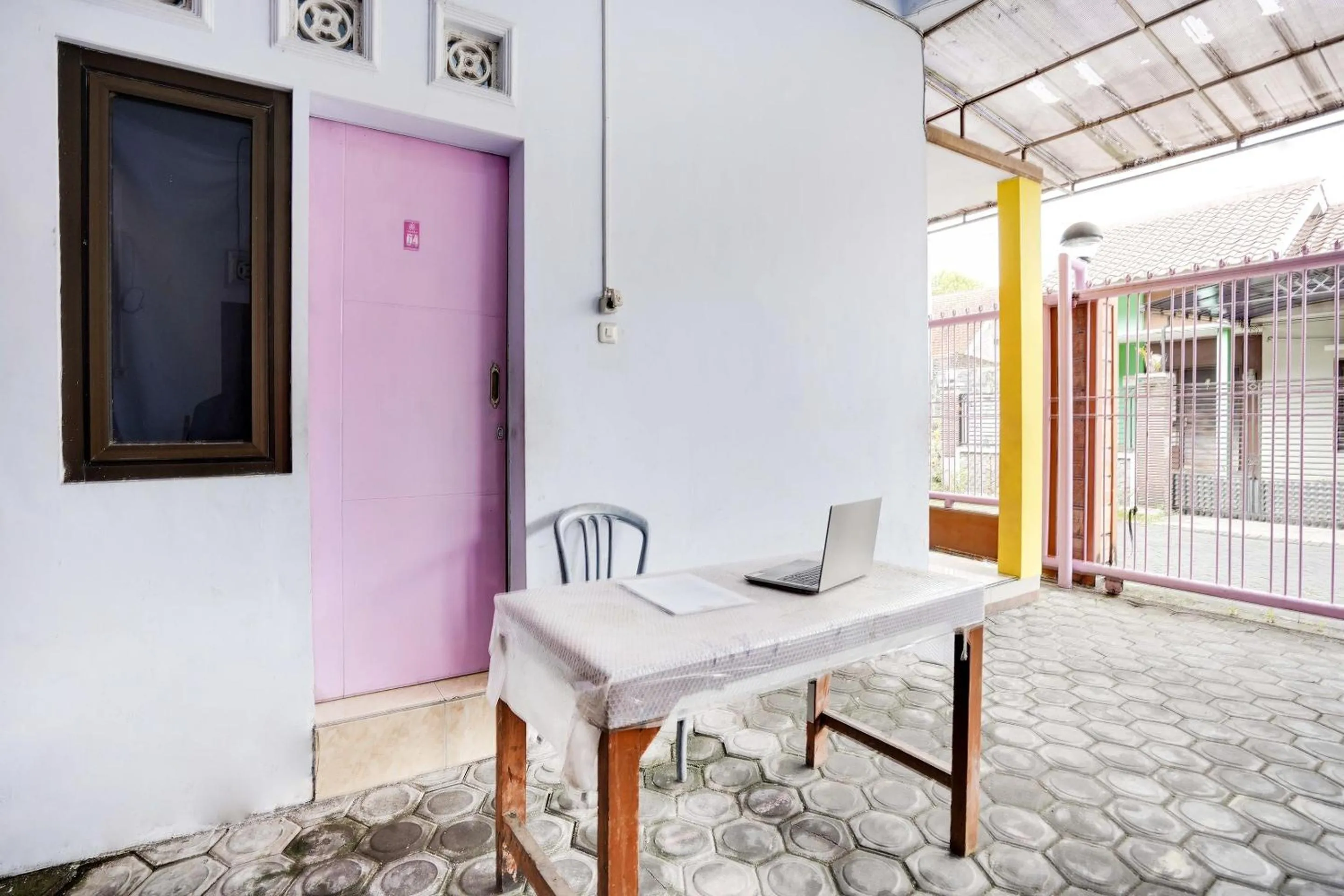 Lobby or reception in OYO Life 91626 Rr Kost Putri Syariah