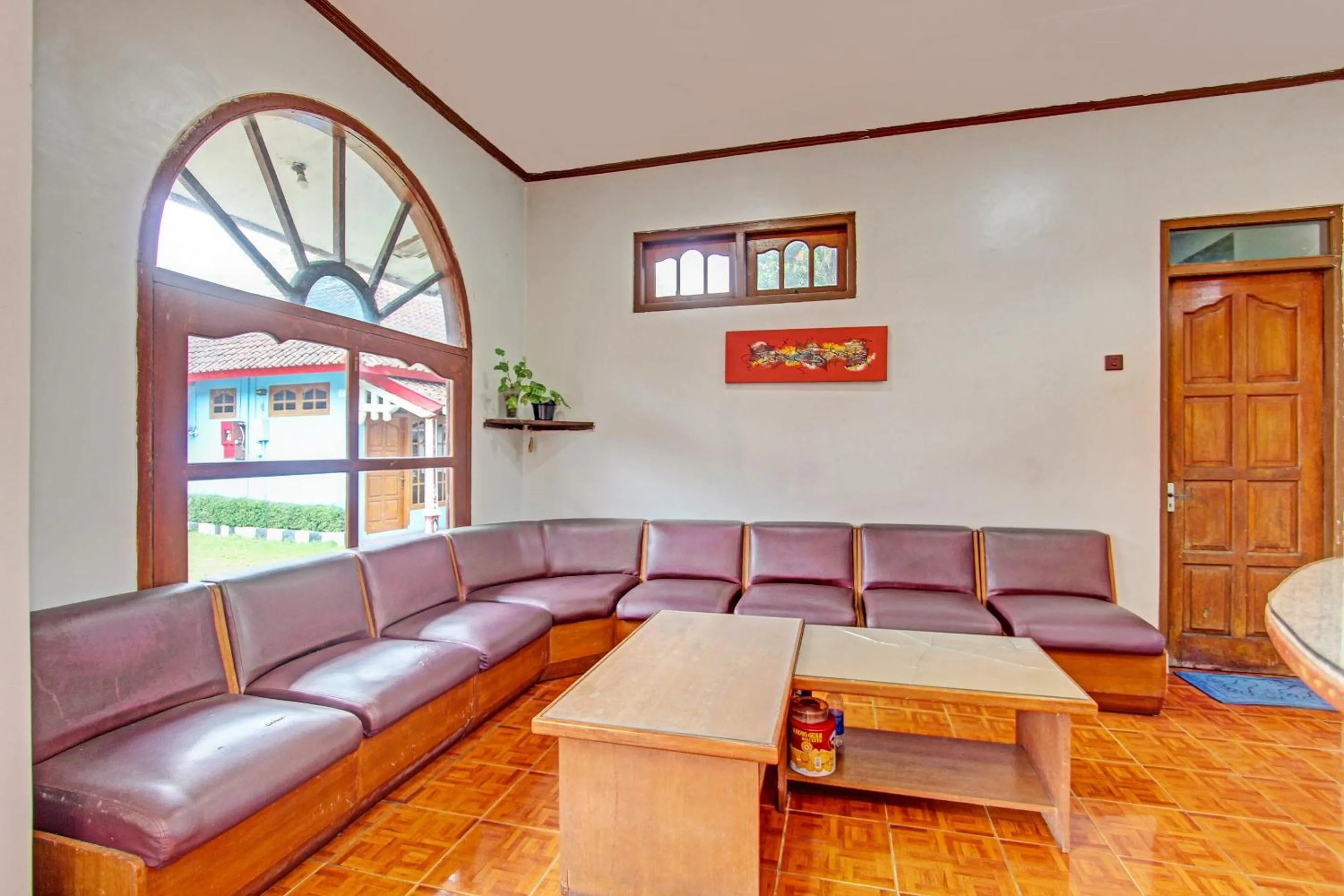 Lobby or reception in Capital O 91644 Loka Hause