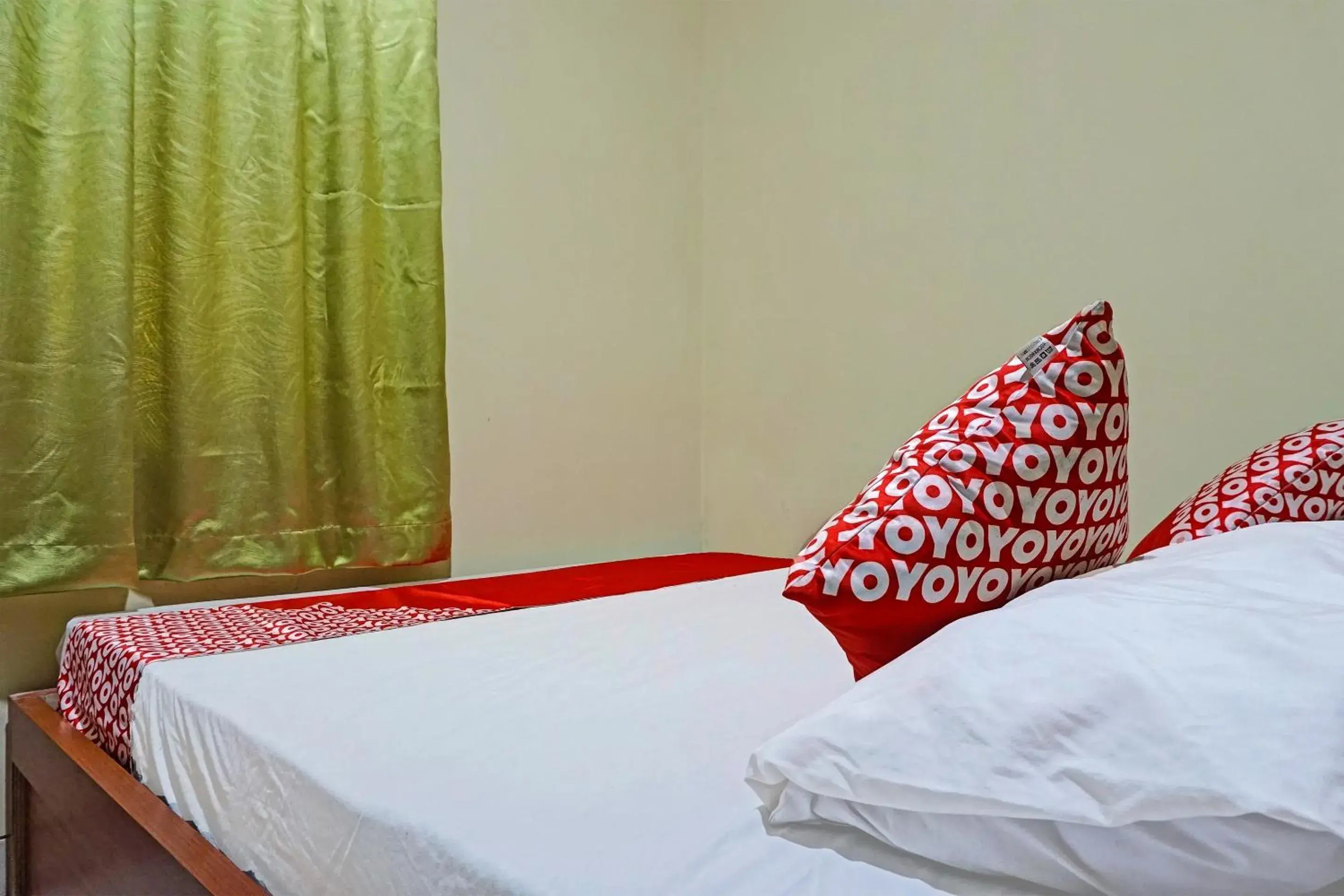 Standard Double Room in Hotel O Orange Homestay Makassar Standard Double Room in Hotel O Orange Homestay Makassar