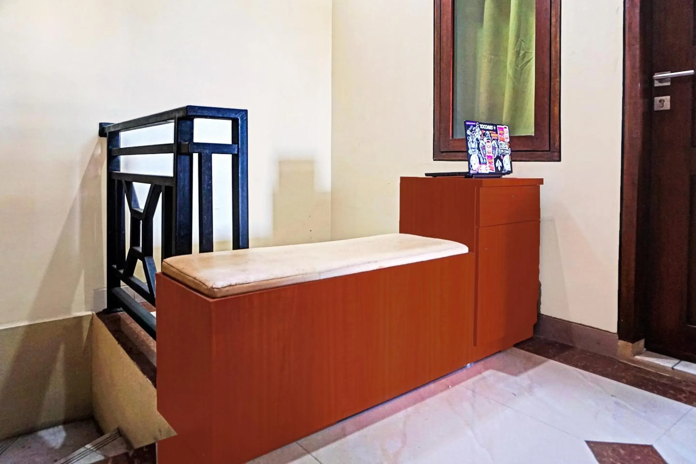 Lobby or reception, Bed in Hotel O Orange Homestay Makassar Lobby or reception, Bed in Hotel O Orange Homestay Makassar
