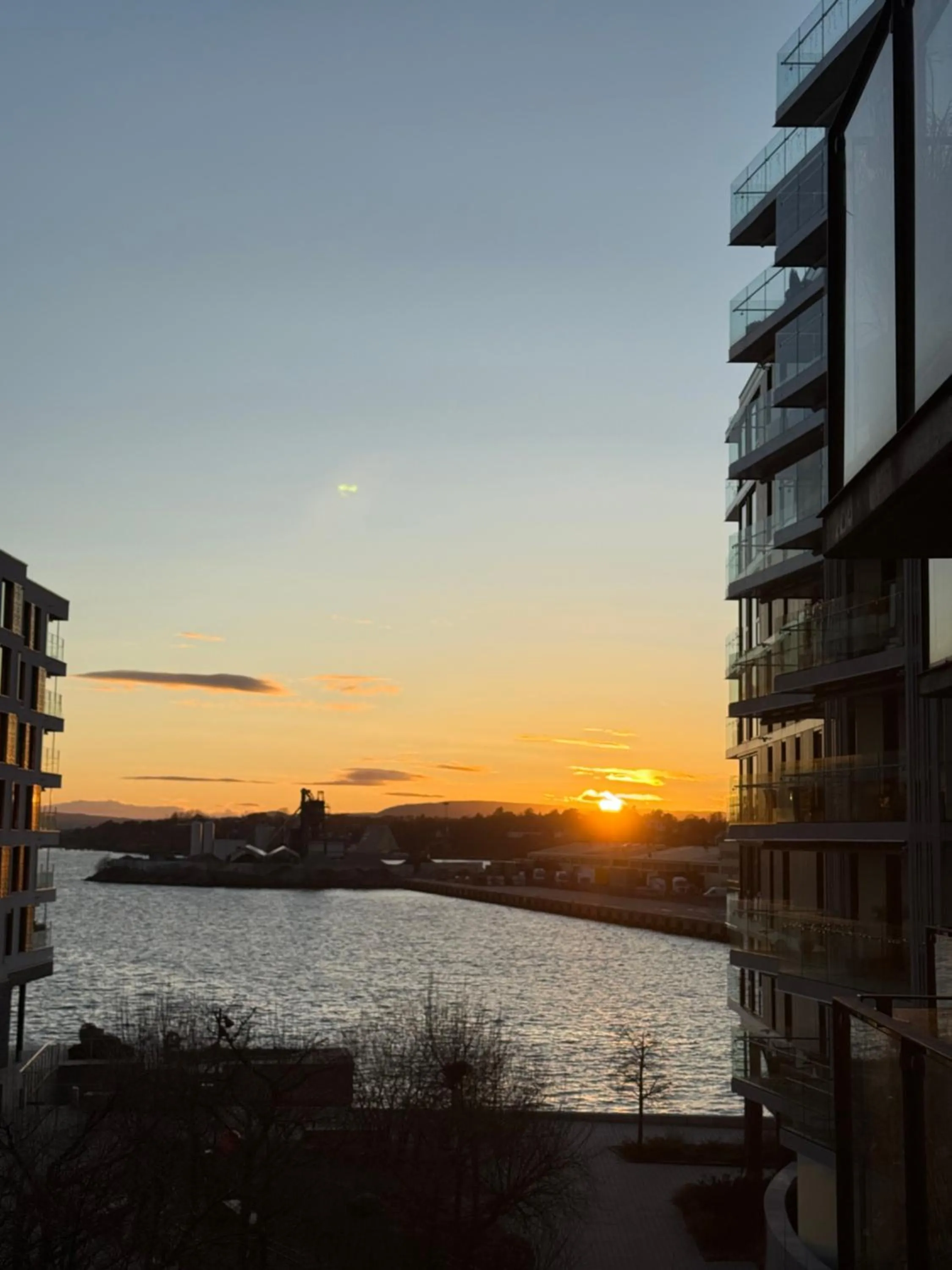 Bright & exclusive 1BR in Prime Location, located on water in Oslo center with see view to Oslo fjord