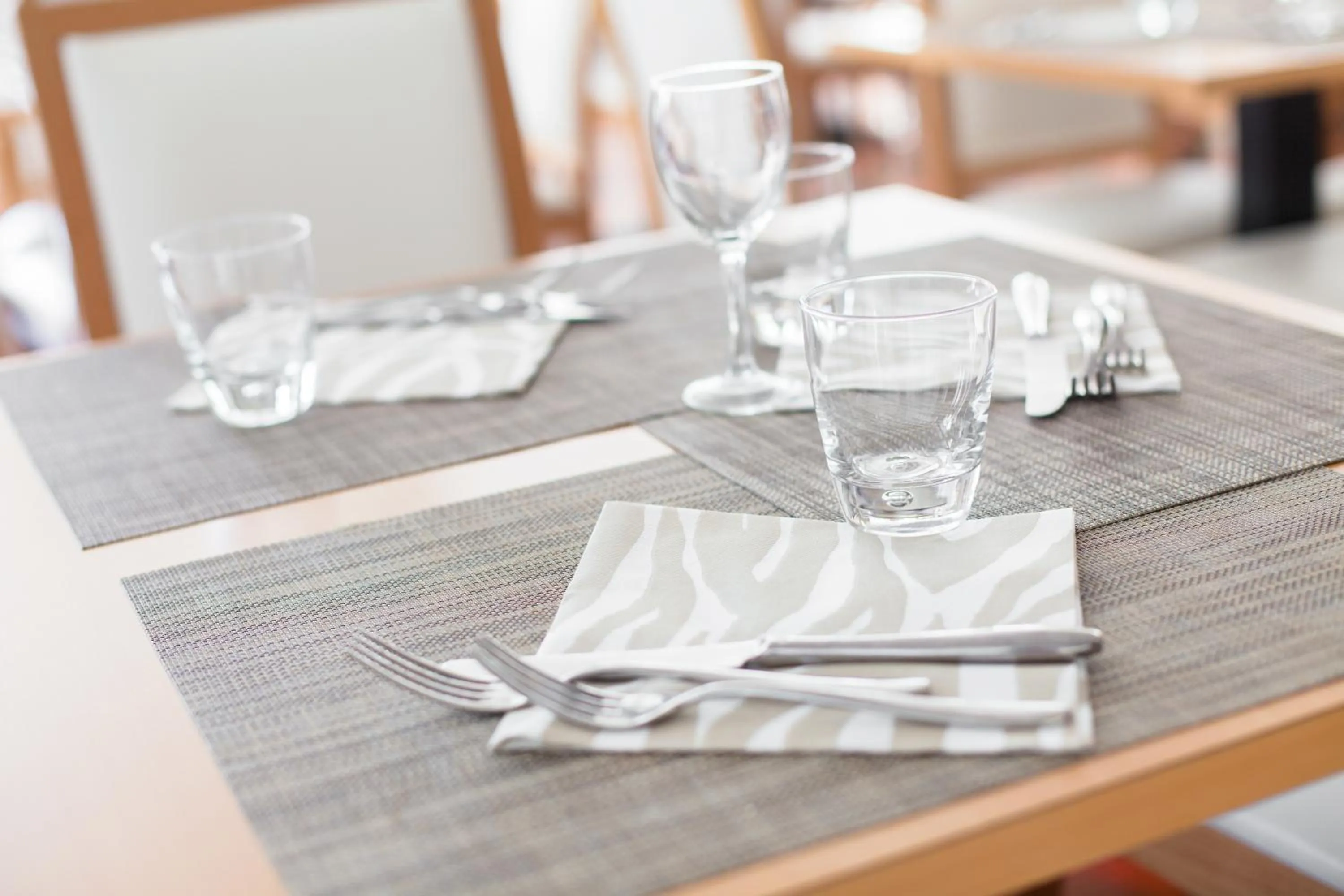 Restaurant/places to eat in Hotel Esplanade