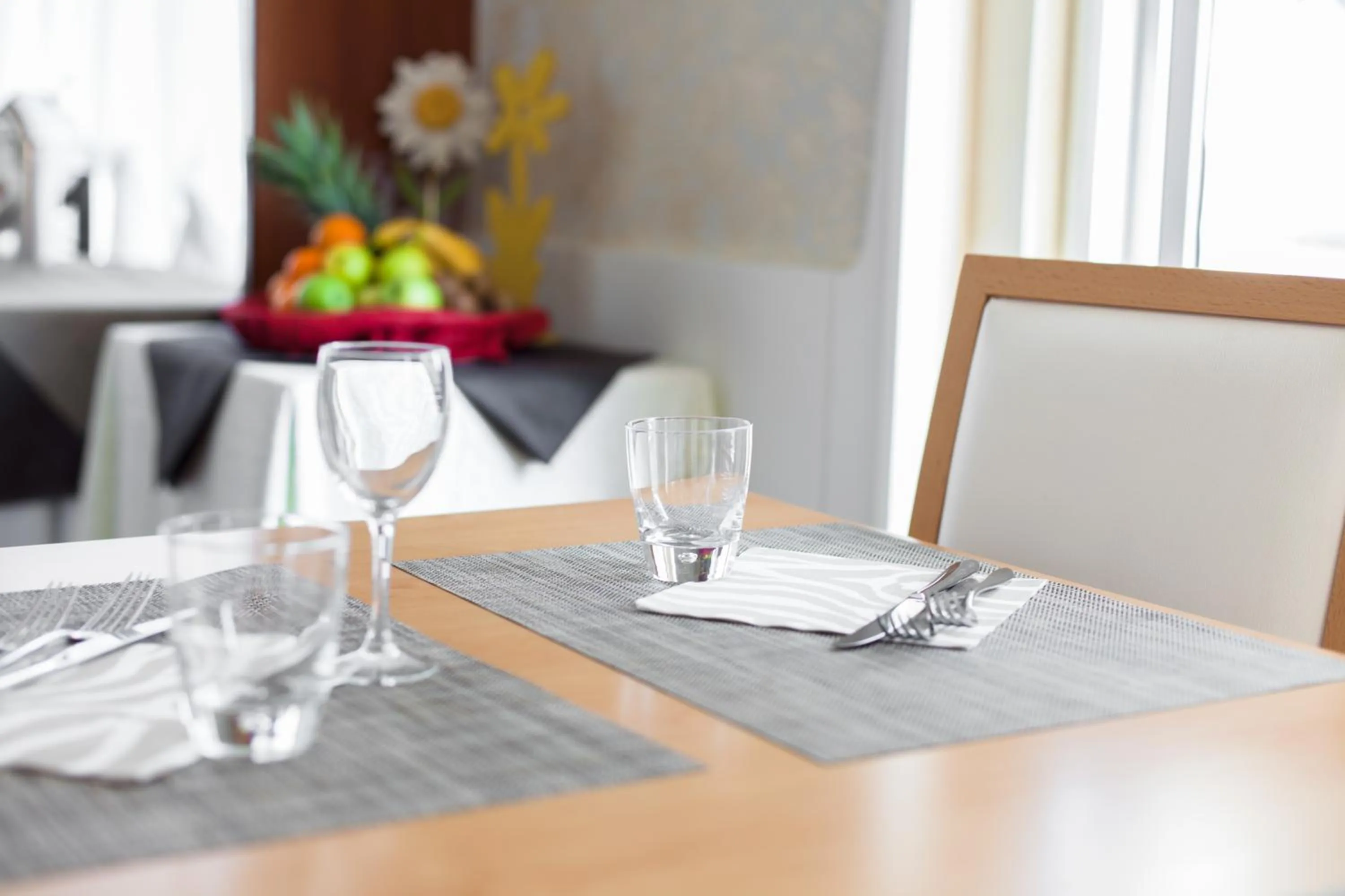 Restaurant/places to eat in Hotel Esplanade