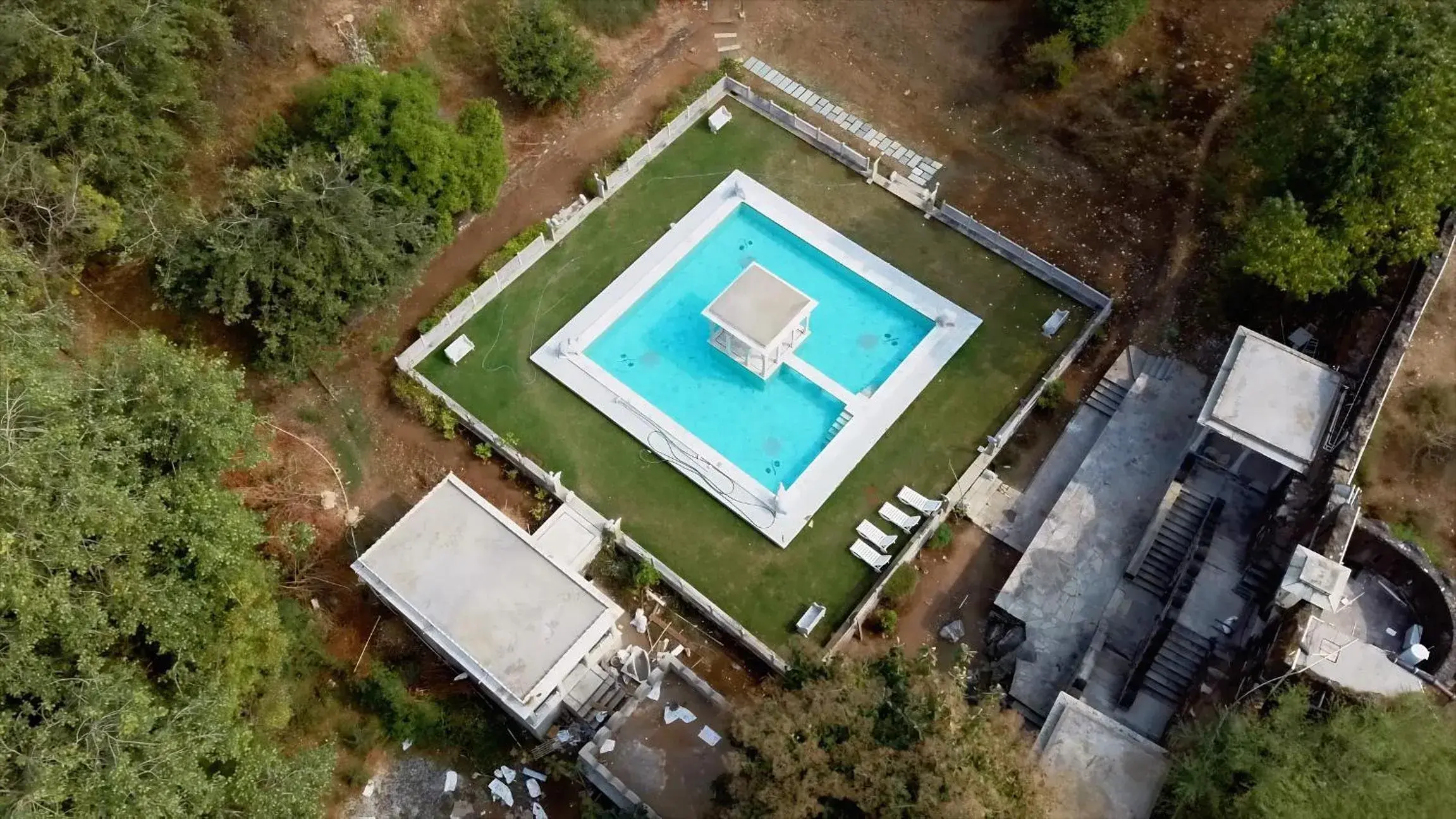 Swimming pool in The Fern Bambora Fort, Bambora, Udaipur Swimming pool in The Fern Bambora Fort, Bambora, Udaipur