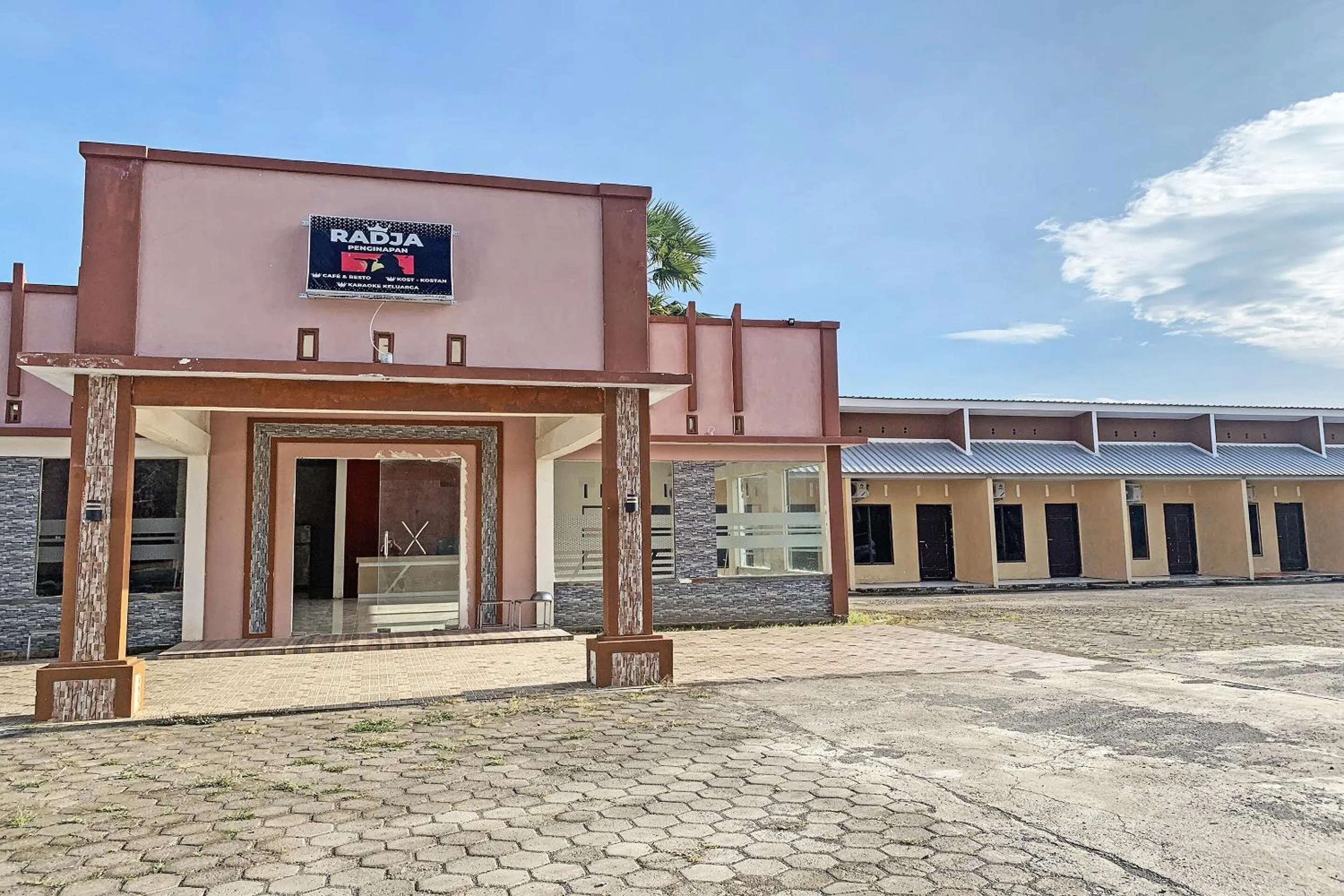 Facade/entrance in Hotel O Penginapan Radja Jeneponto
