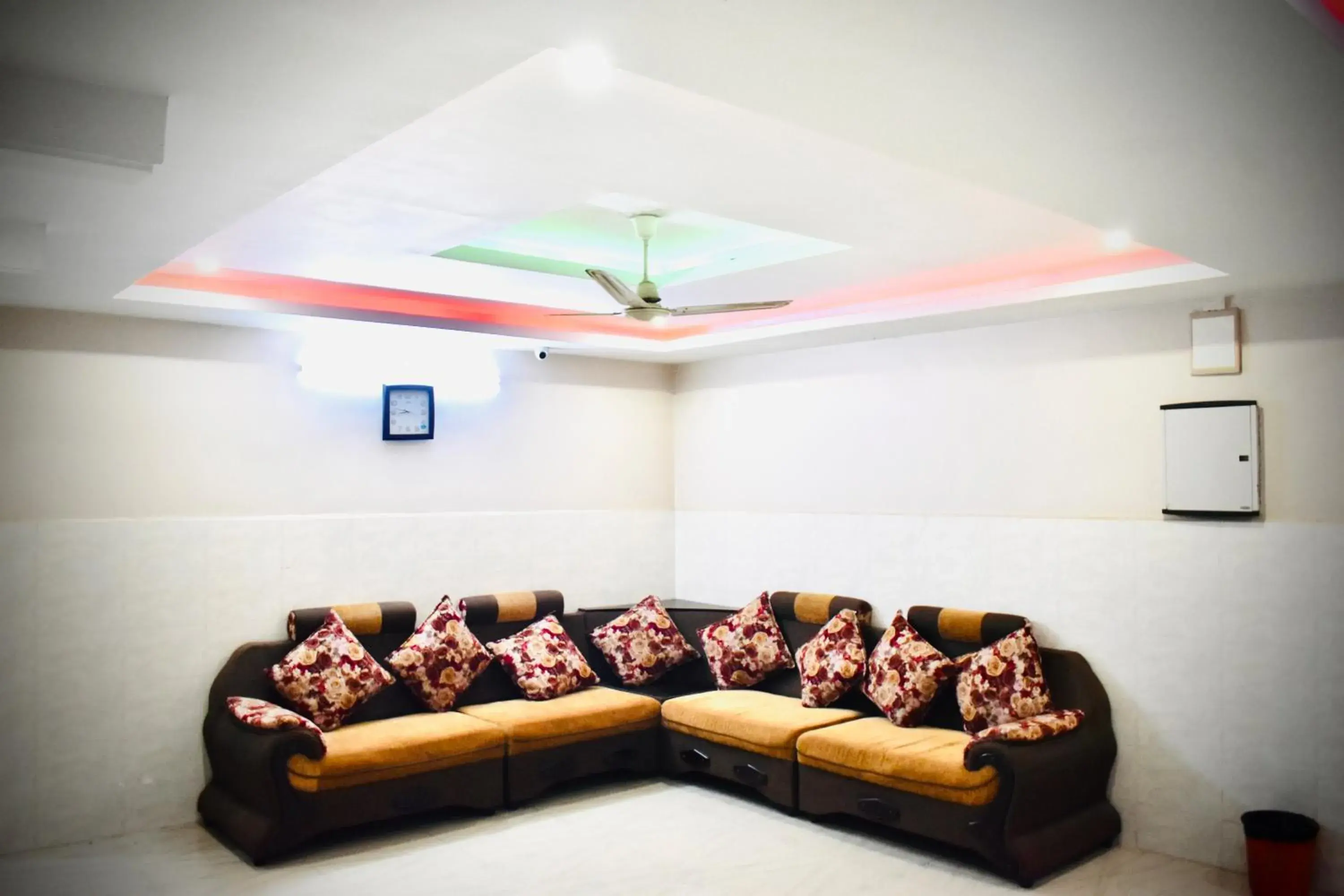 Property building in Hotel Unique Stays Property building in Hotel Unique Stays