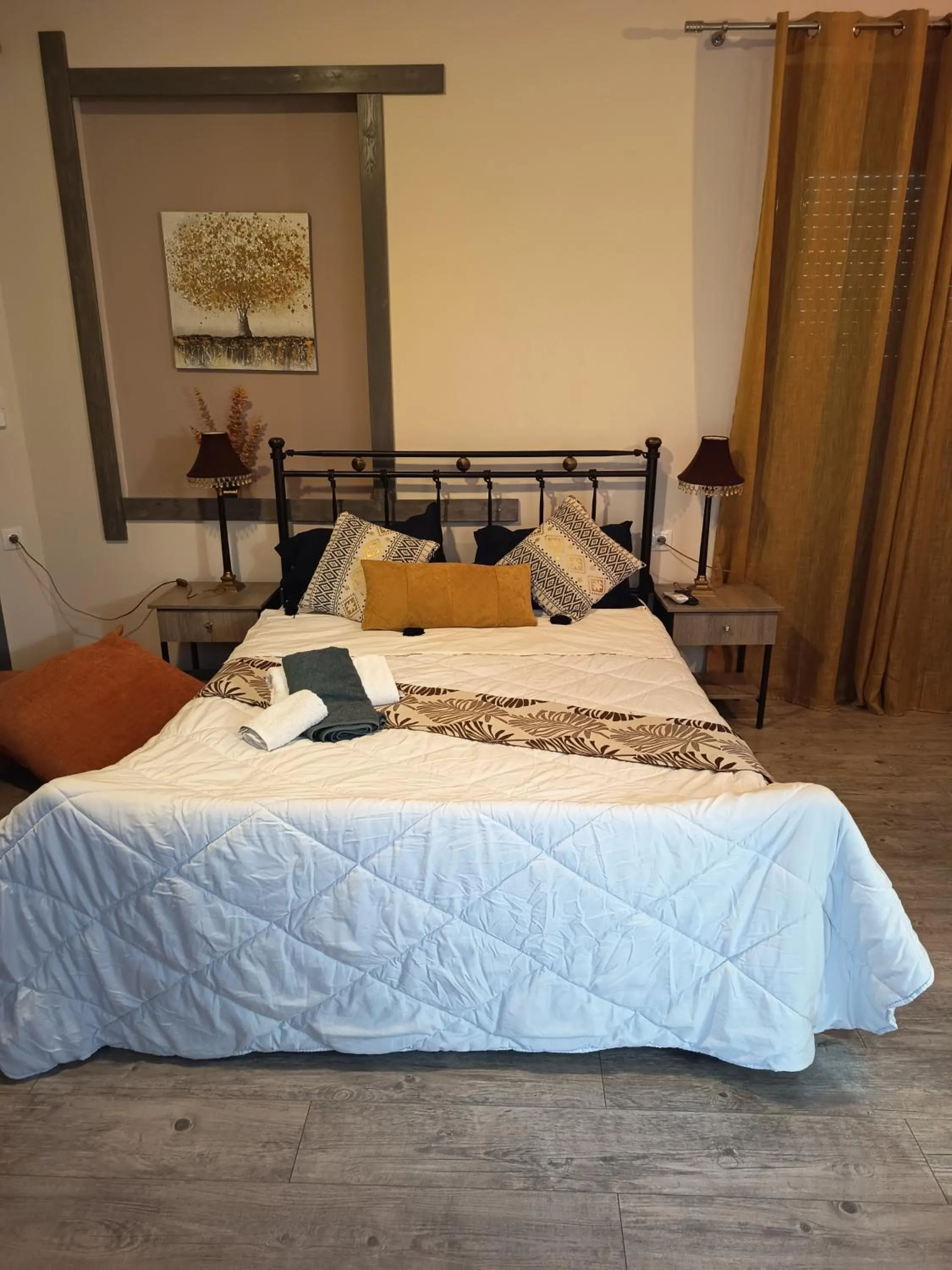 Bedroom, Bed in MATEO