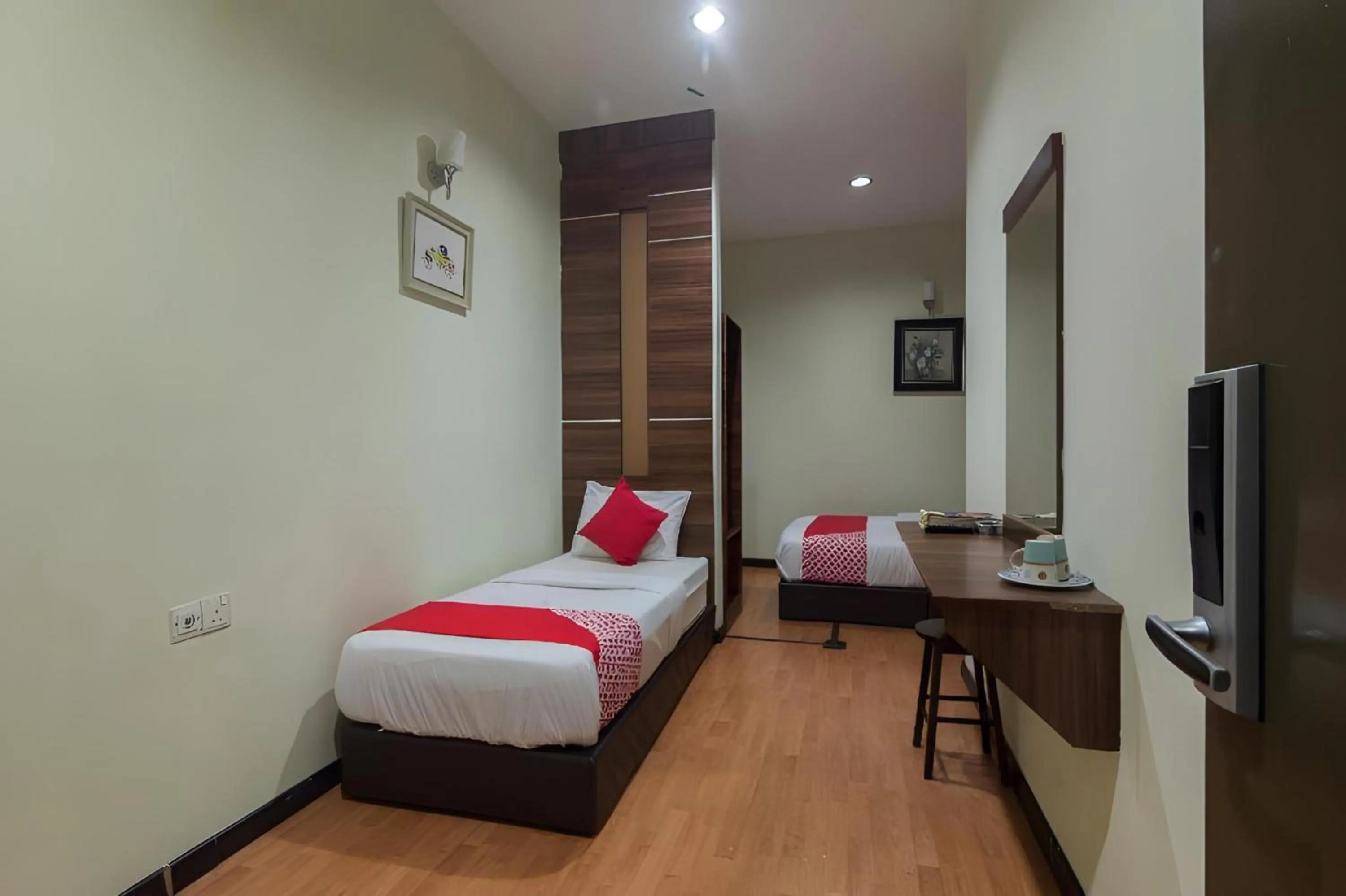 Photo of the whole room, Bed in Capital O 812 Hotel SMC Seksyen 13