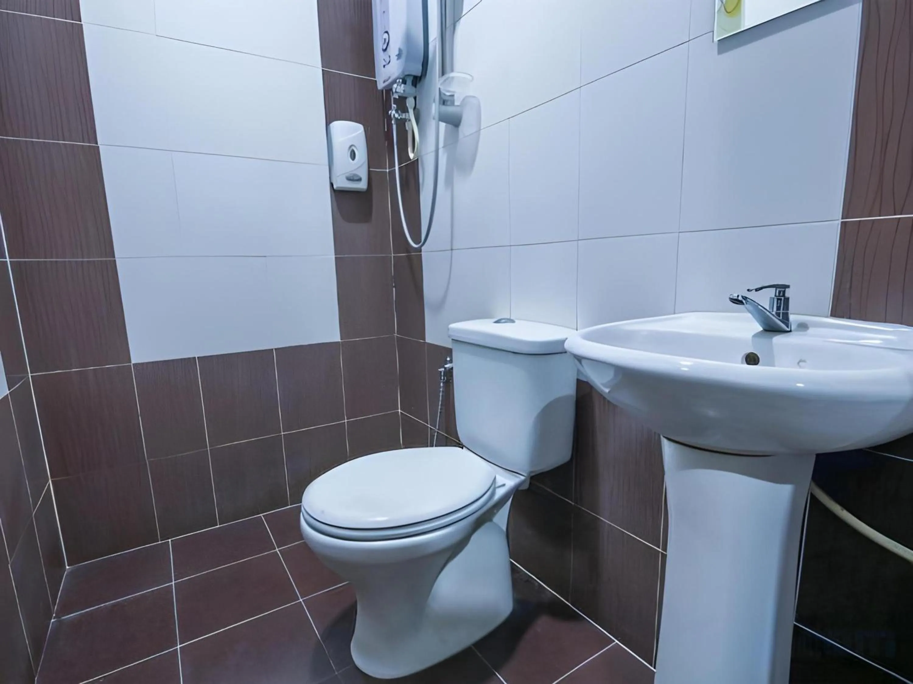 Bathroom in Super OYO Capital O 812 Hotel SMC Seksyen 13