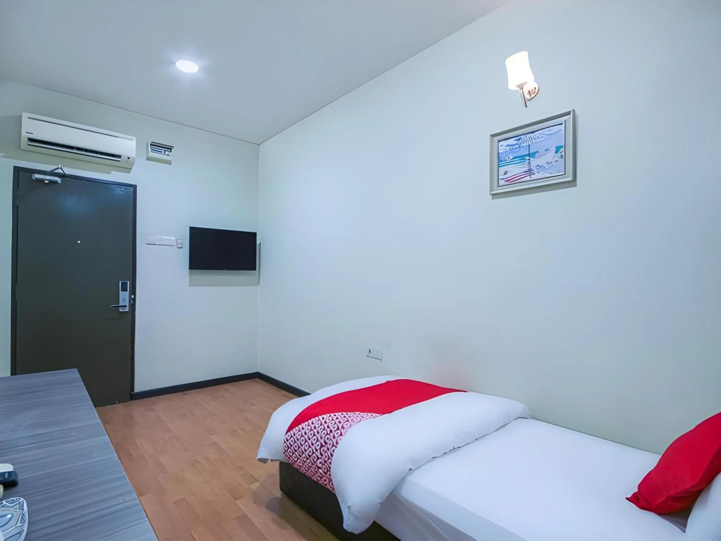 Photo of the whole room, Bed in Capital O 812 Hotel SMC Seksyen 13