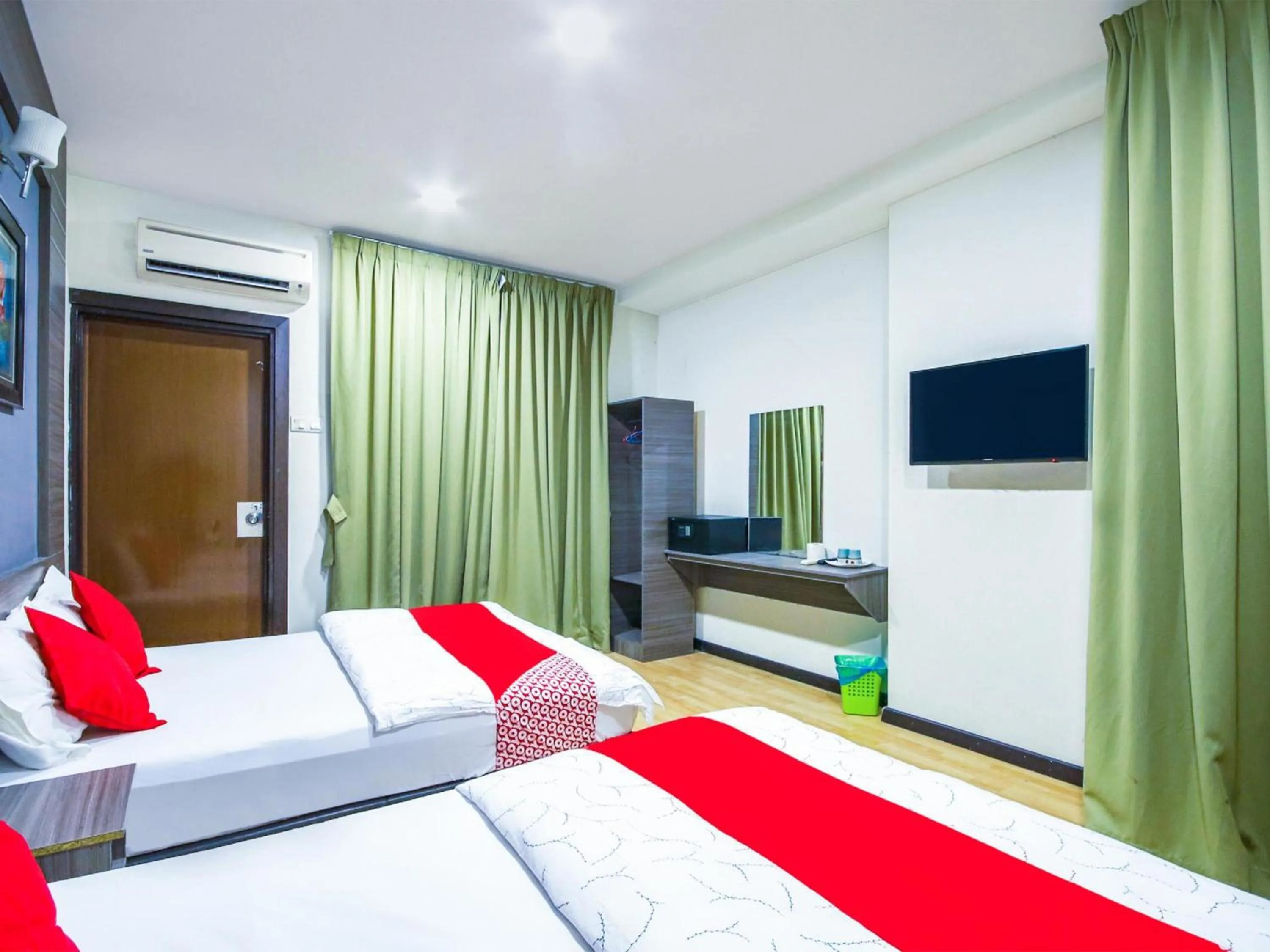 Photo of the whole room, Bed in Capital O 812 Hotel SMC Seksyen 13