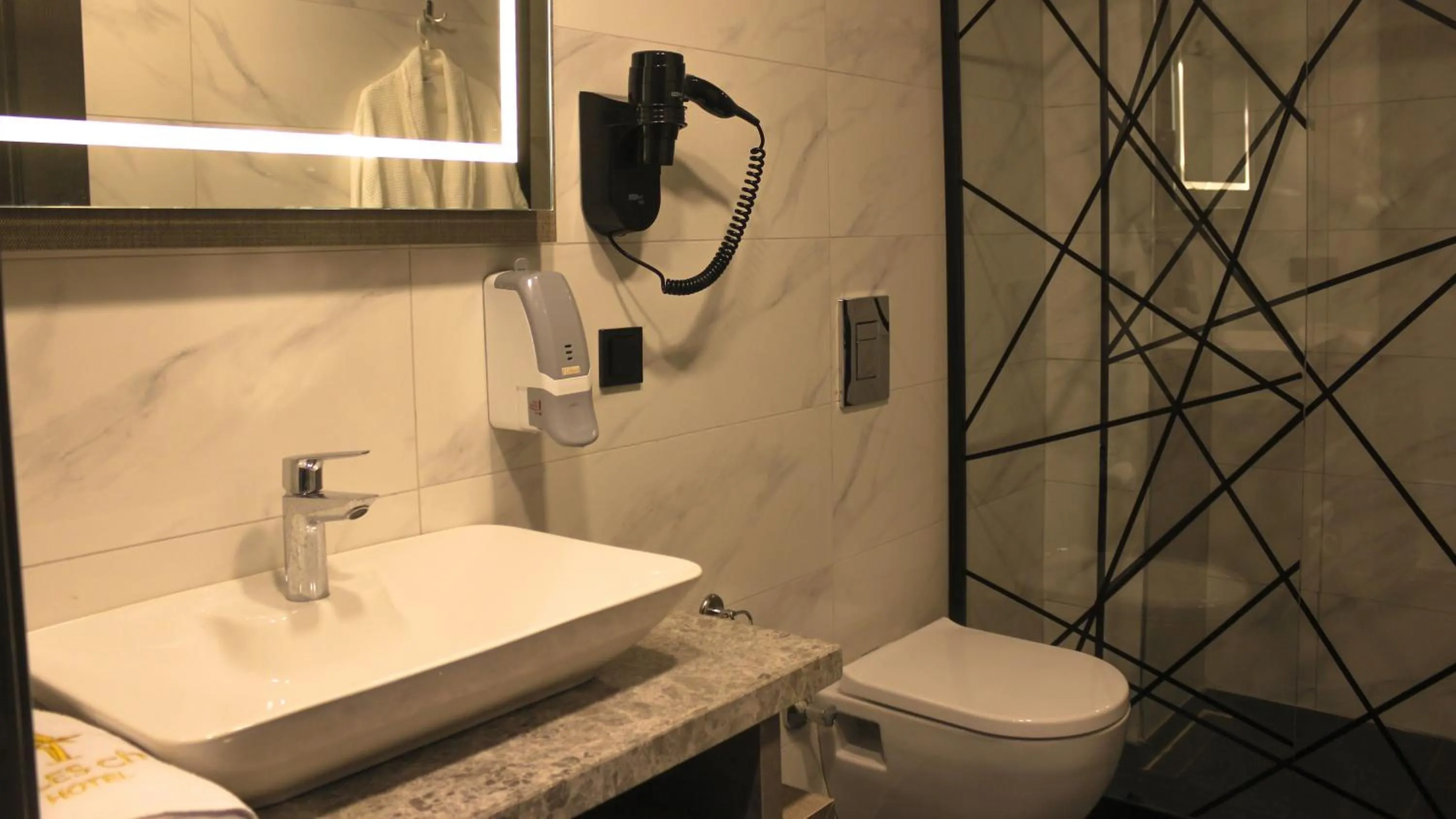 TALLES CITY HOTEL