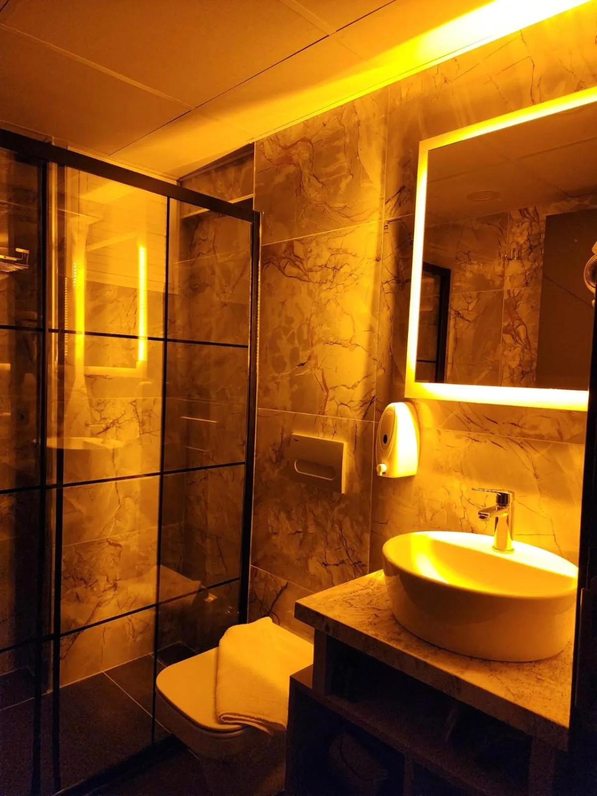 TALLES CITY HOTEL