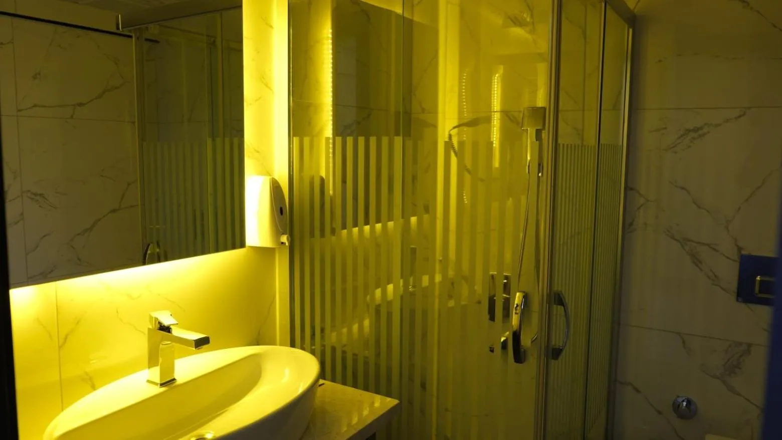 TALLES CITY HOTEL