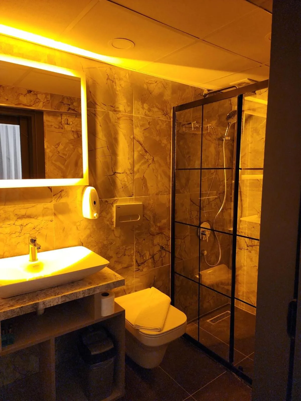TALLES CITY HOTEL