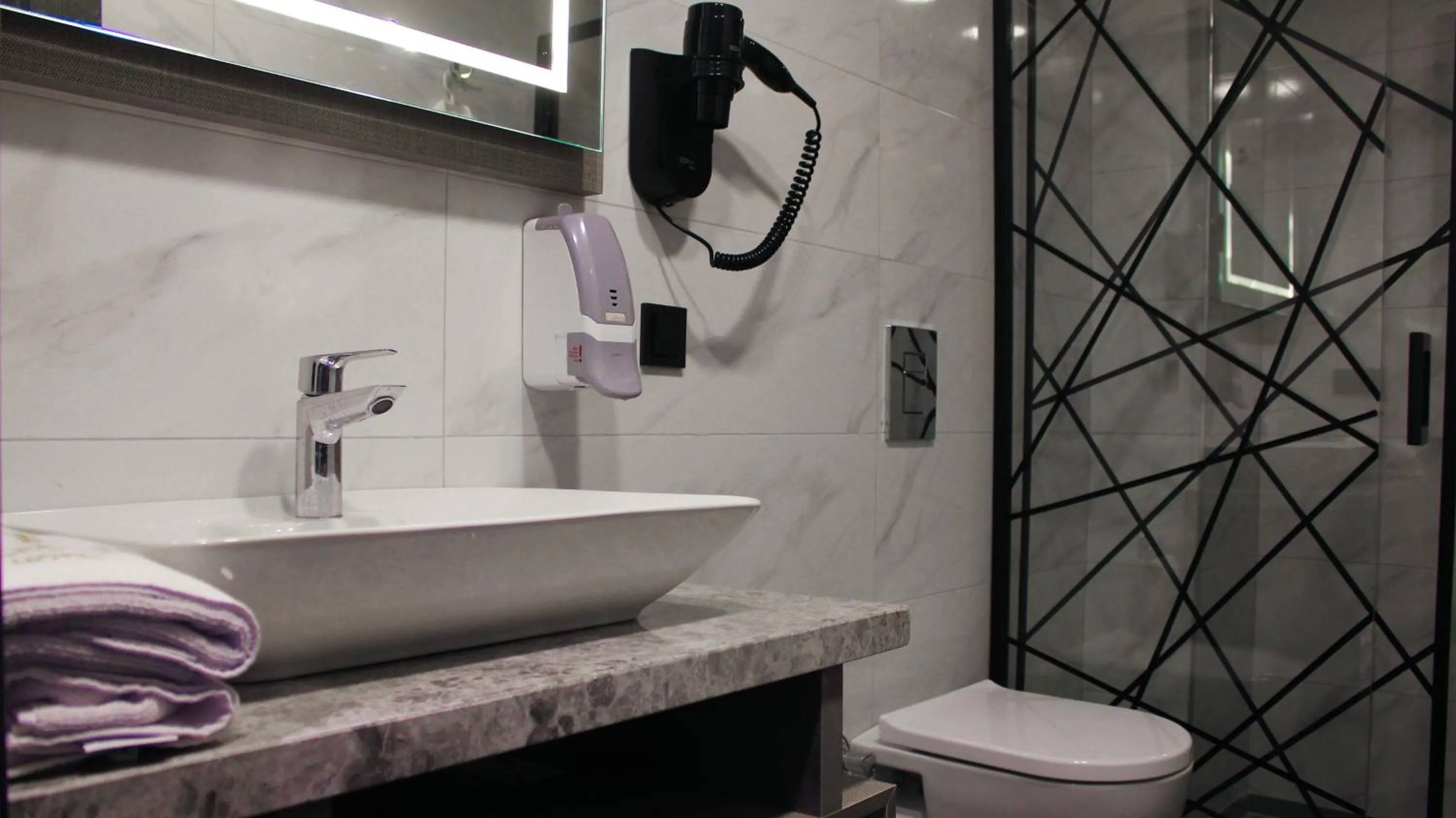 TALLES CITY HOTEL