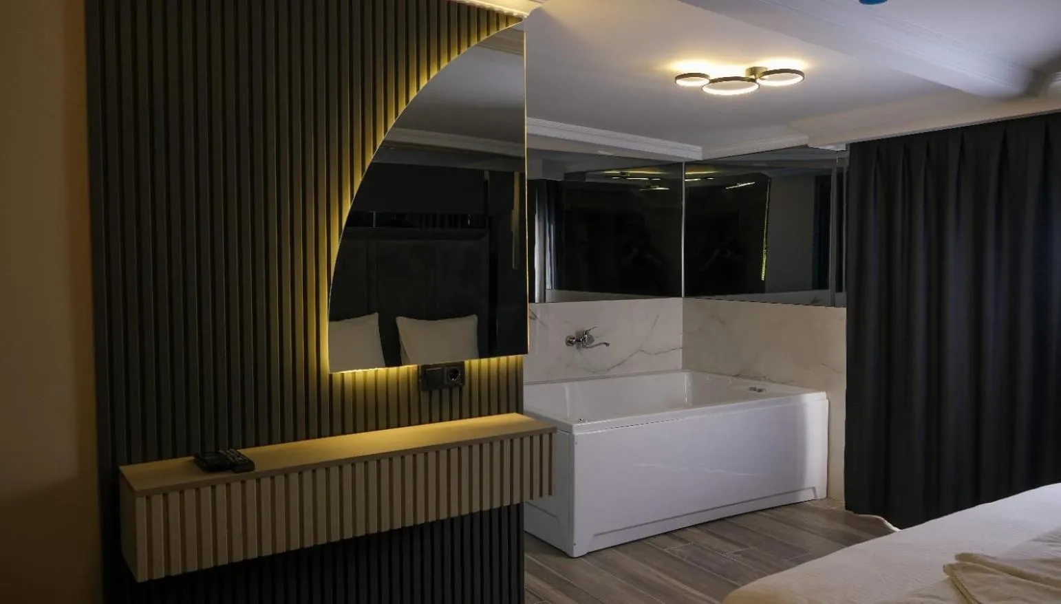 Bed in TALLES CITY HOTEL