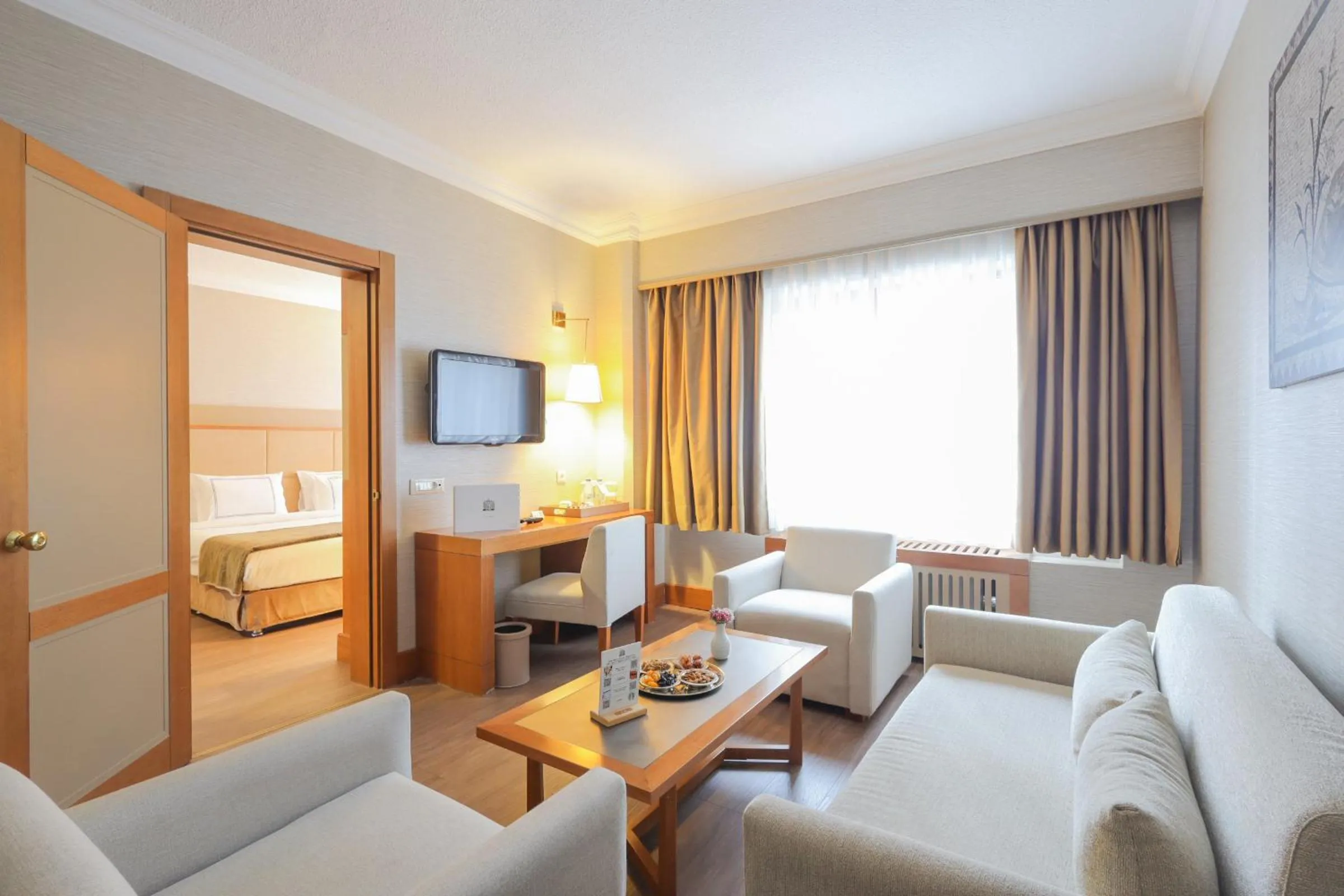 Living room in Tugcan Hotel