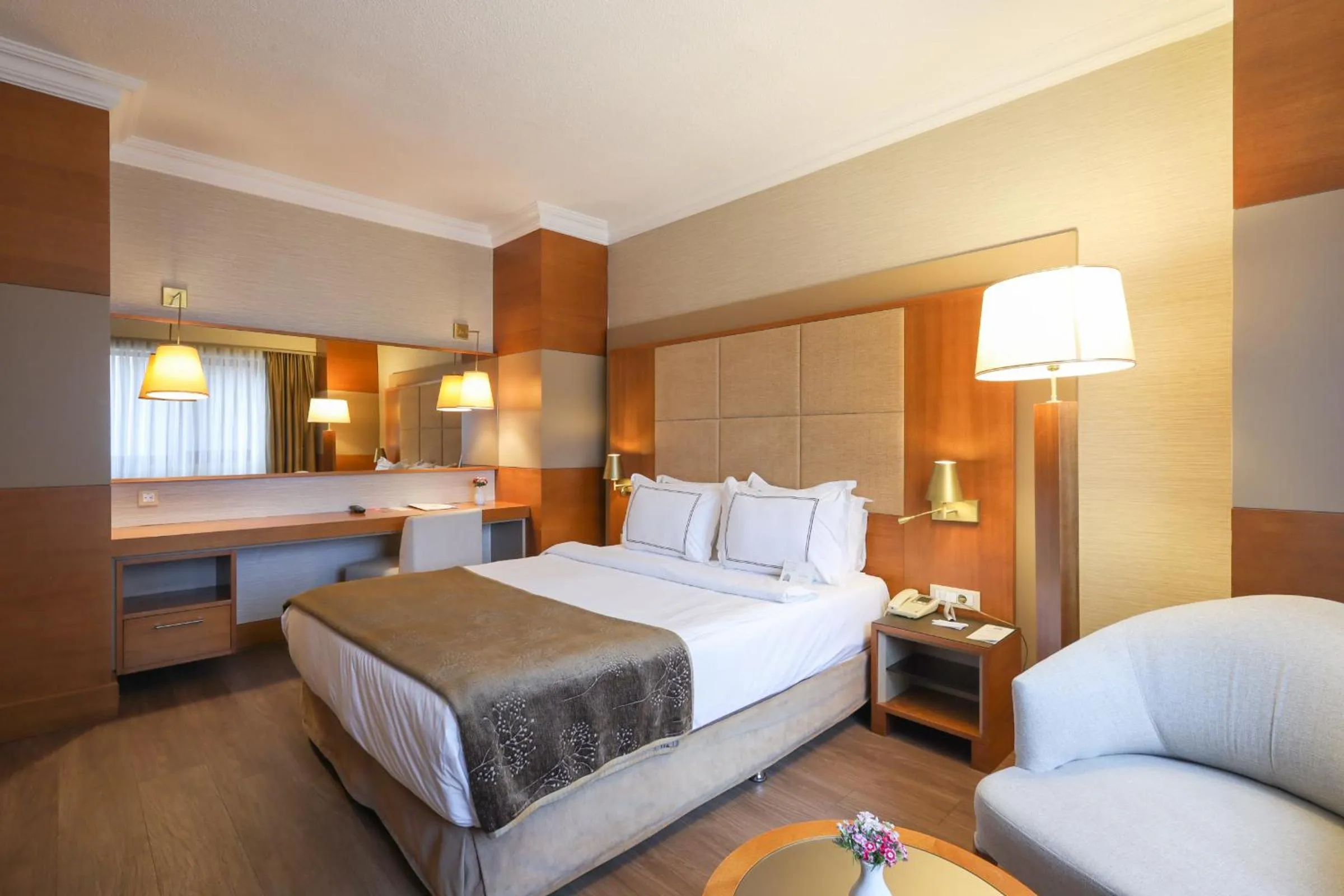 Photo of the whole room, Bed in Tugcan Hotel