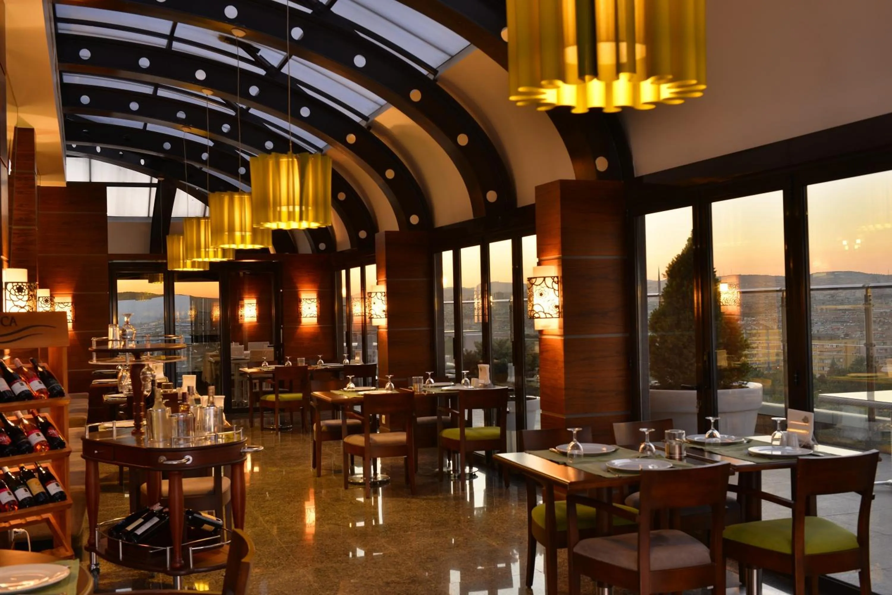 Restaurant/places to eat in Tugcan Hotel