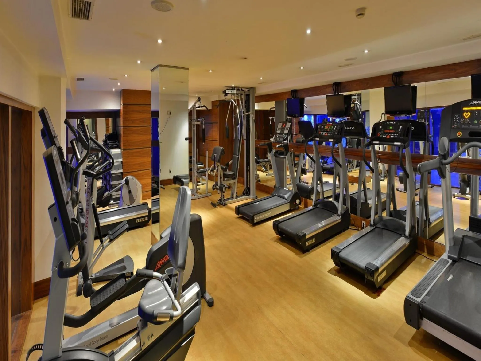 Fitness centre/facilities in Tugcan Hotel