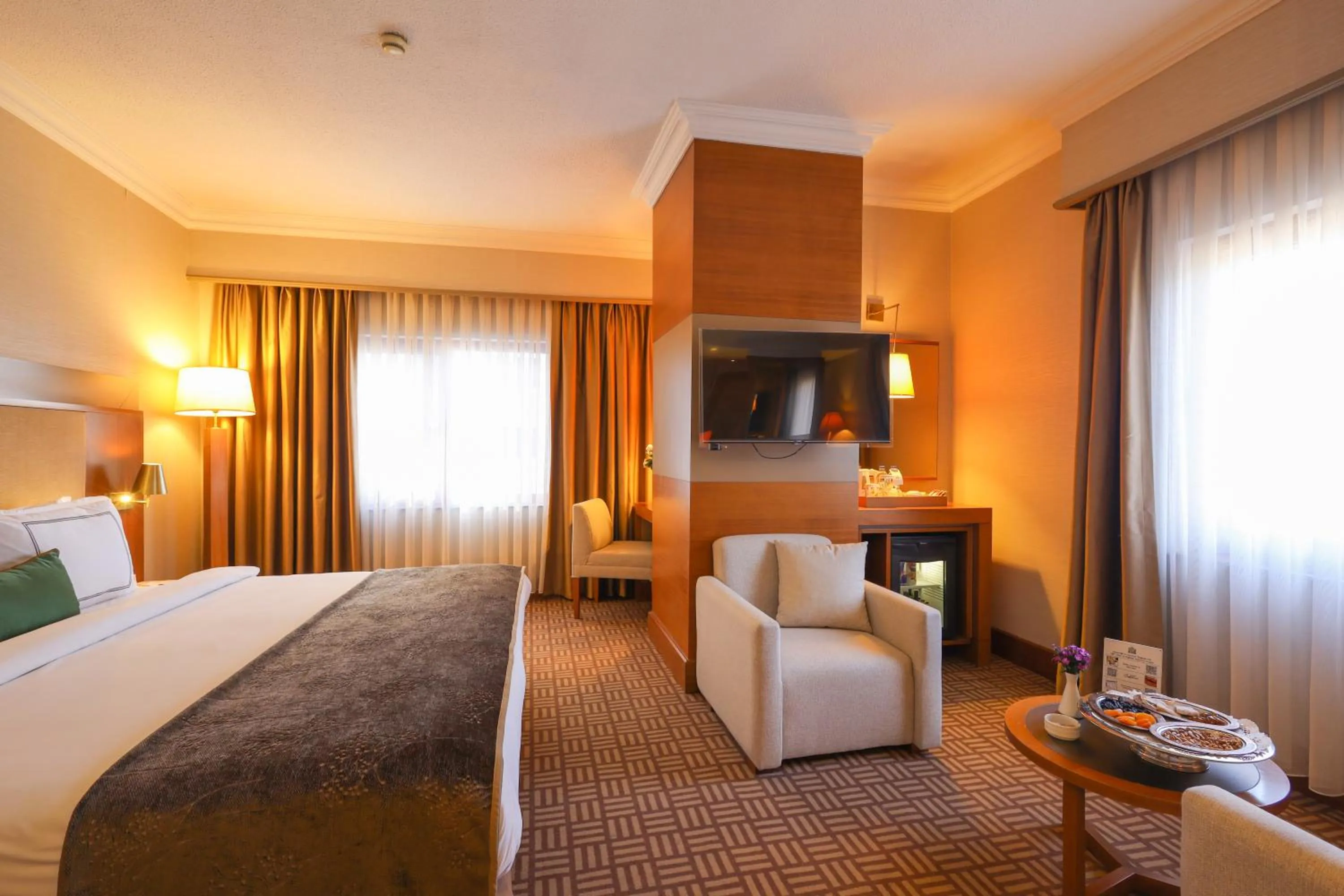 Photo of the whole room, Bed in Tugcan Hotel