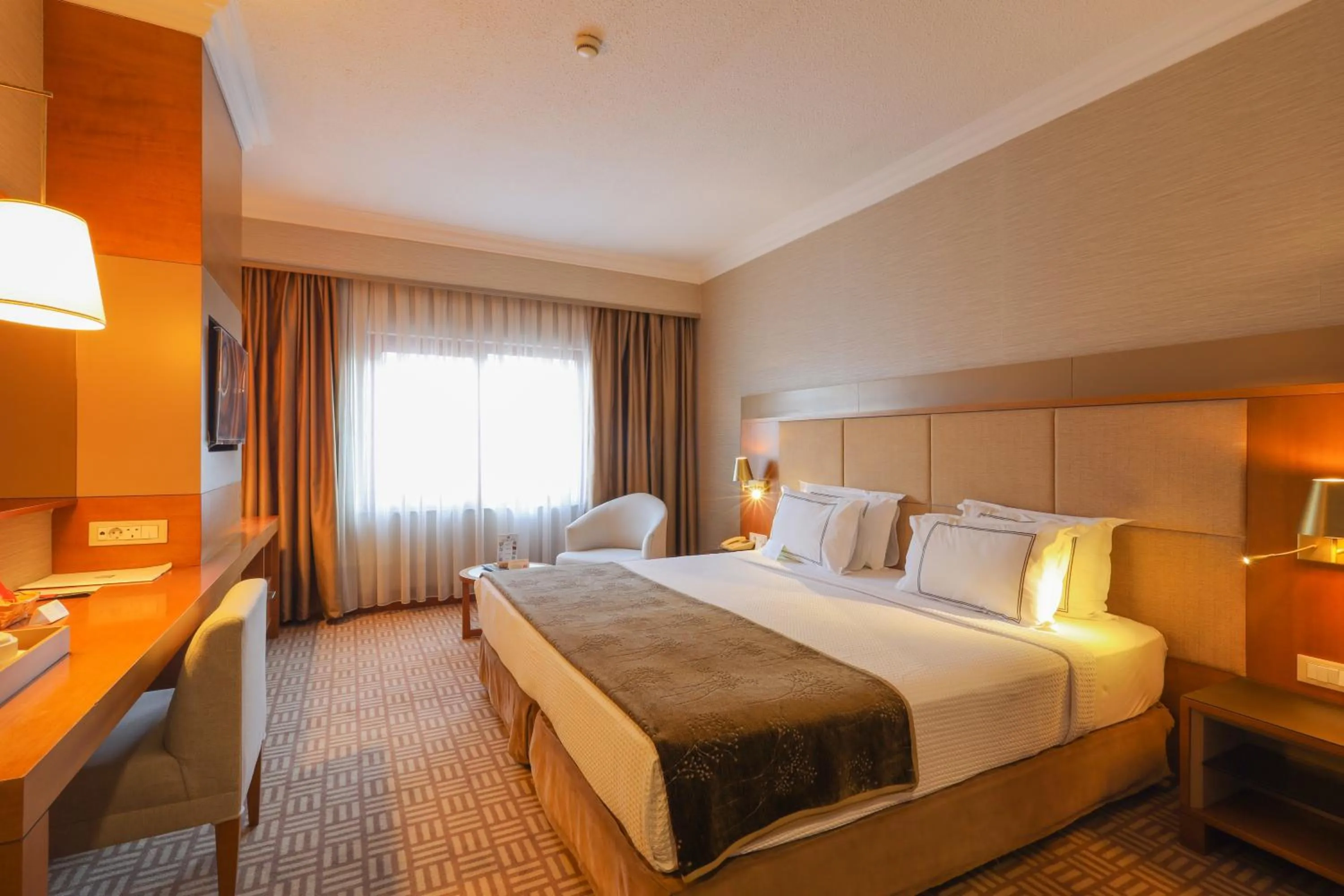 Photo of the whole room, Bed in Tugcan Hotel